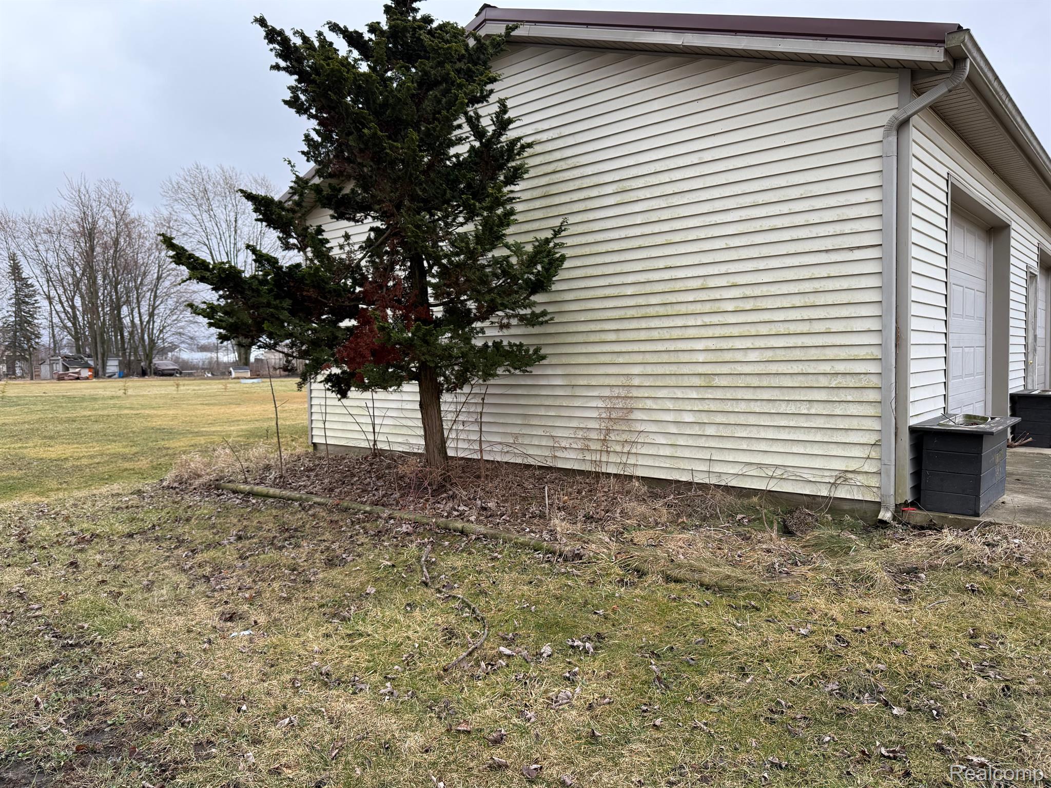 4063 Main St Property Photo 5