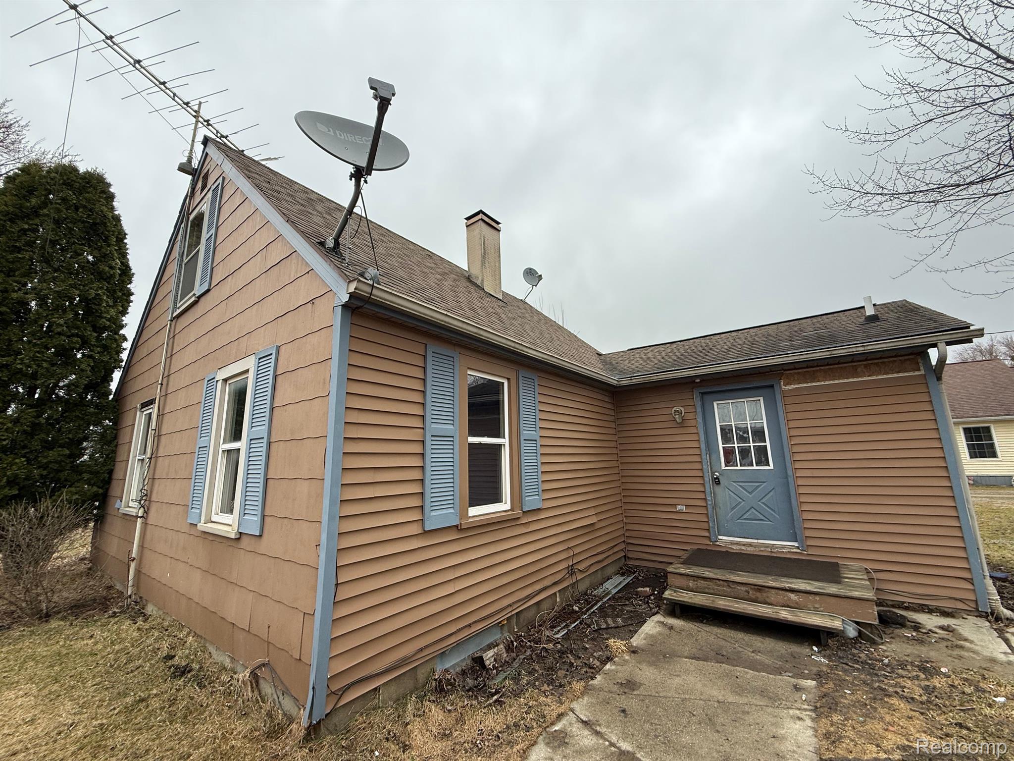 4063 Main St Property Photo 7