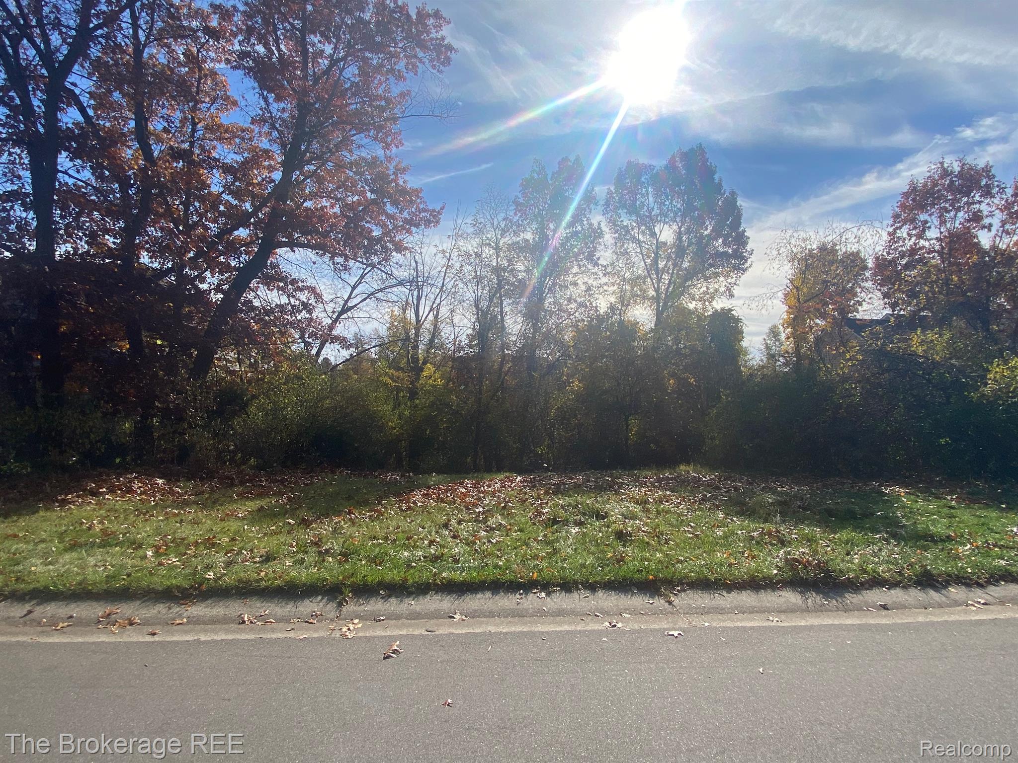 9035 Huron Bluffs Dr Property Photo 1