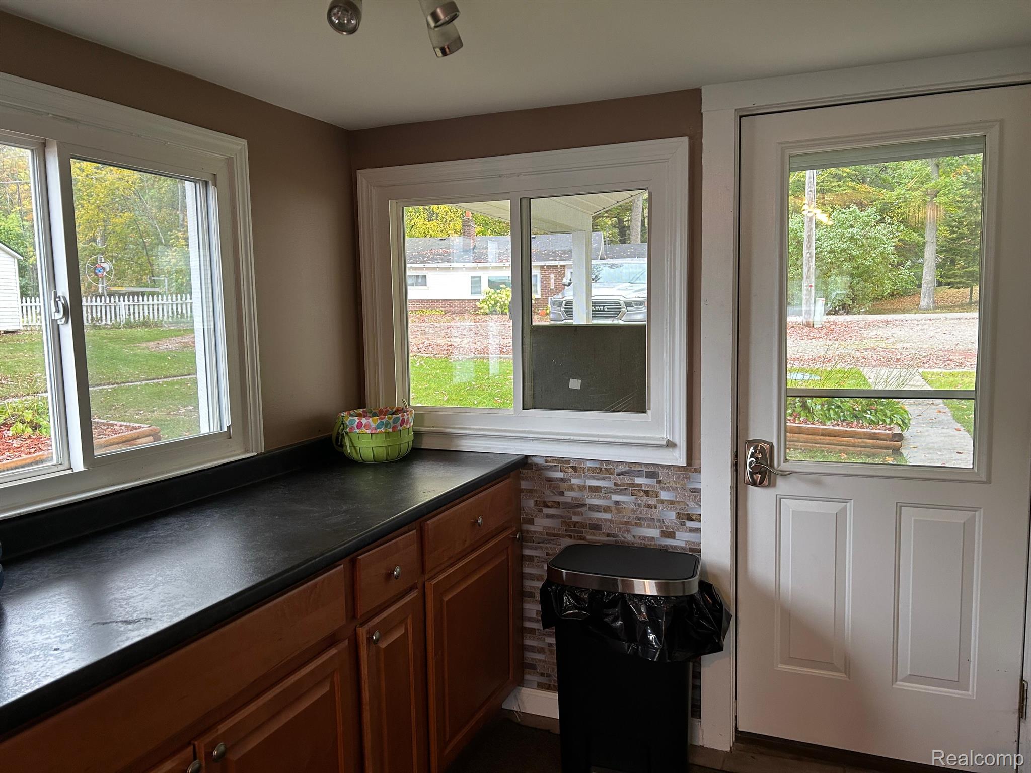 1249 N Crooked Lake Dr Property Photo 28