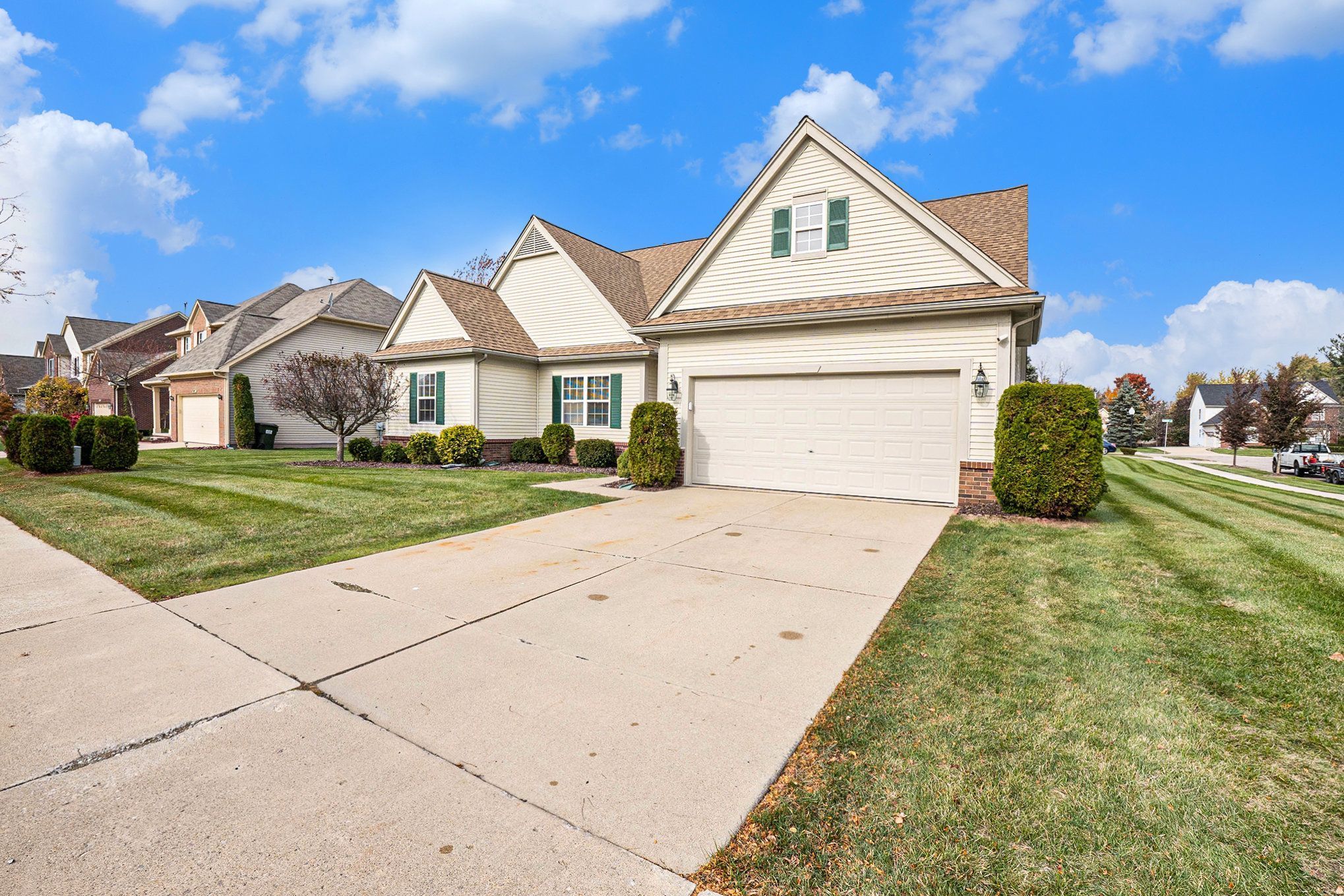 2078 Cattail Cir Property Photo 4
