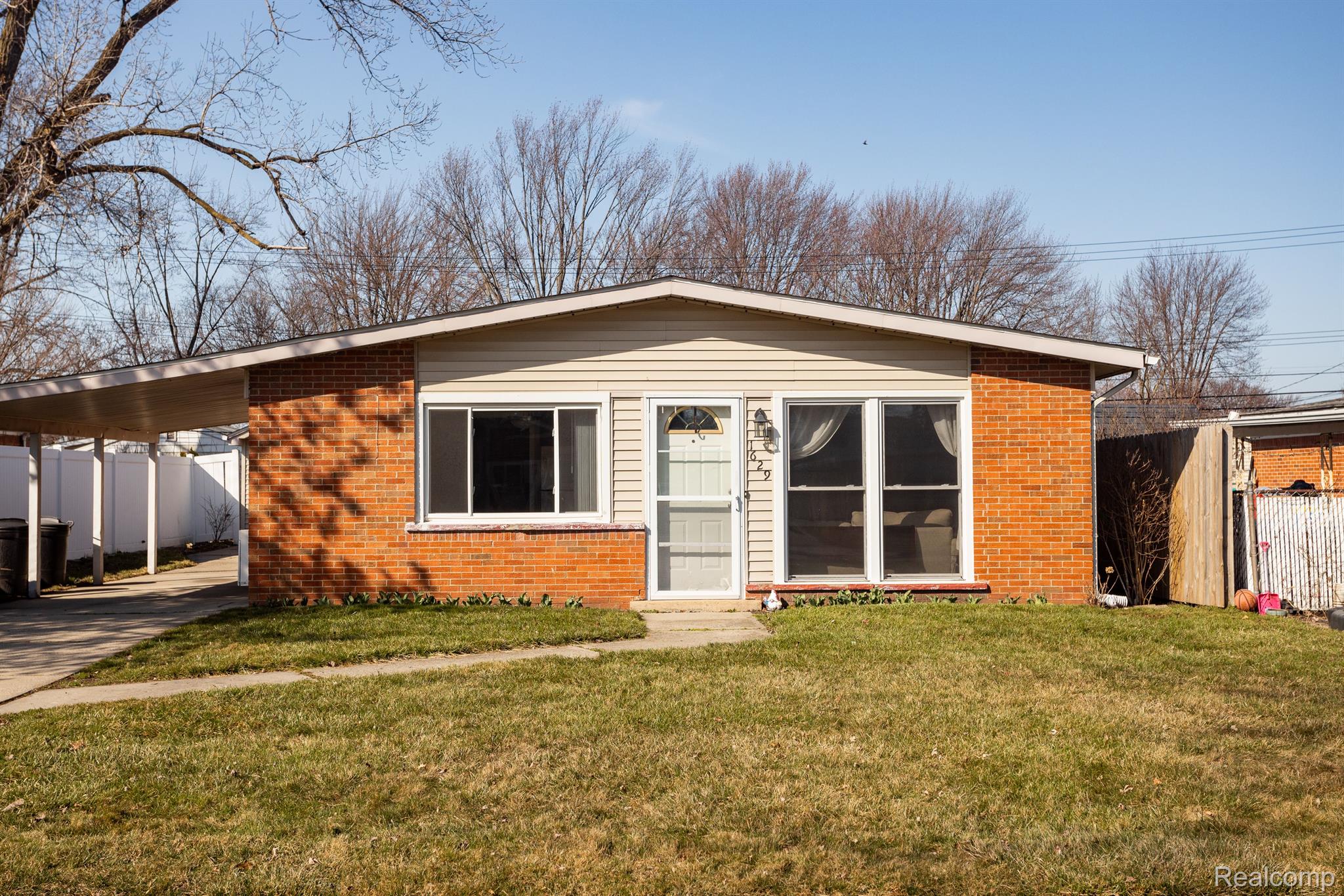 1629 E Dulong Ave N Property Photo 1