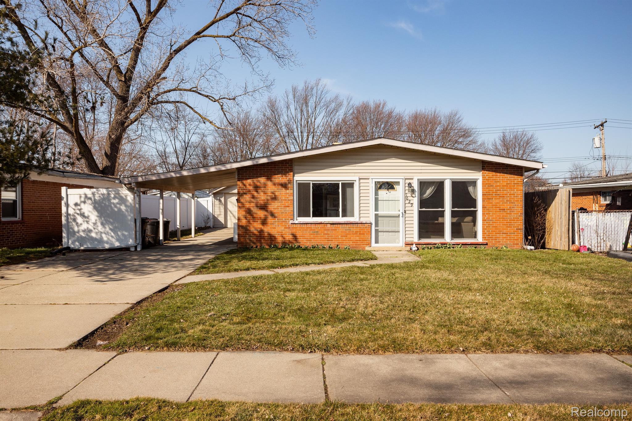1629 E Dulong Ave N Property Photo 34