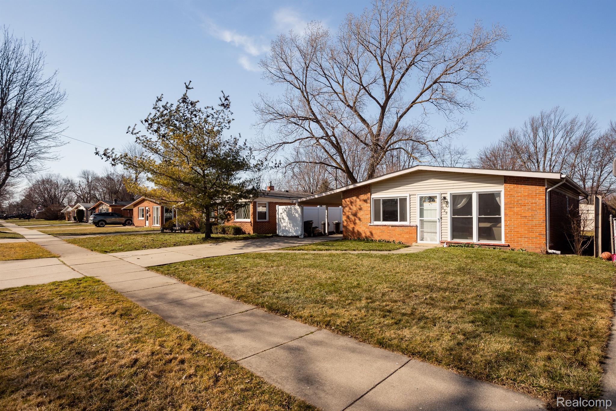 1629 E Dulong Ave N Property Photo 35
