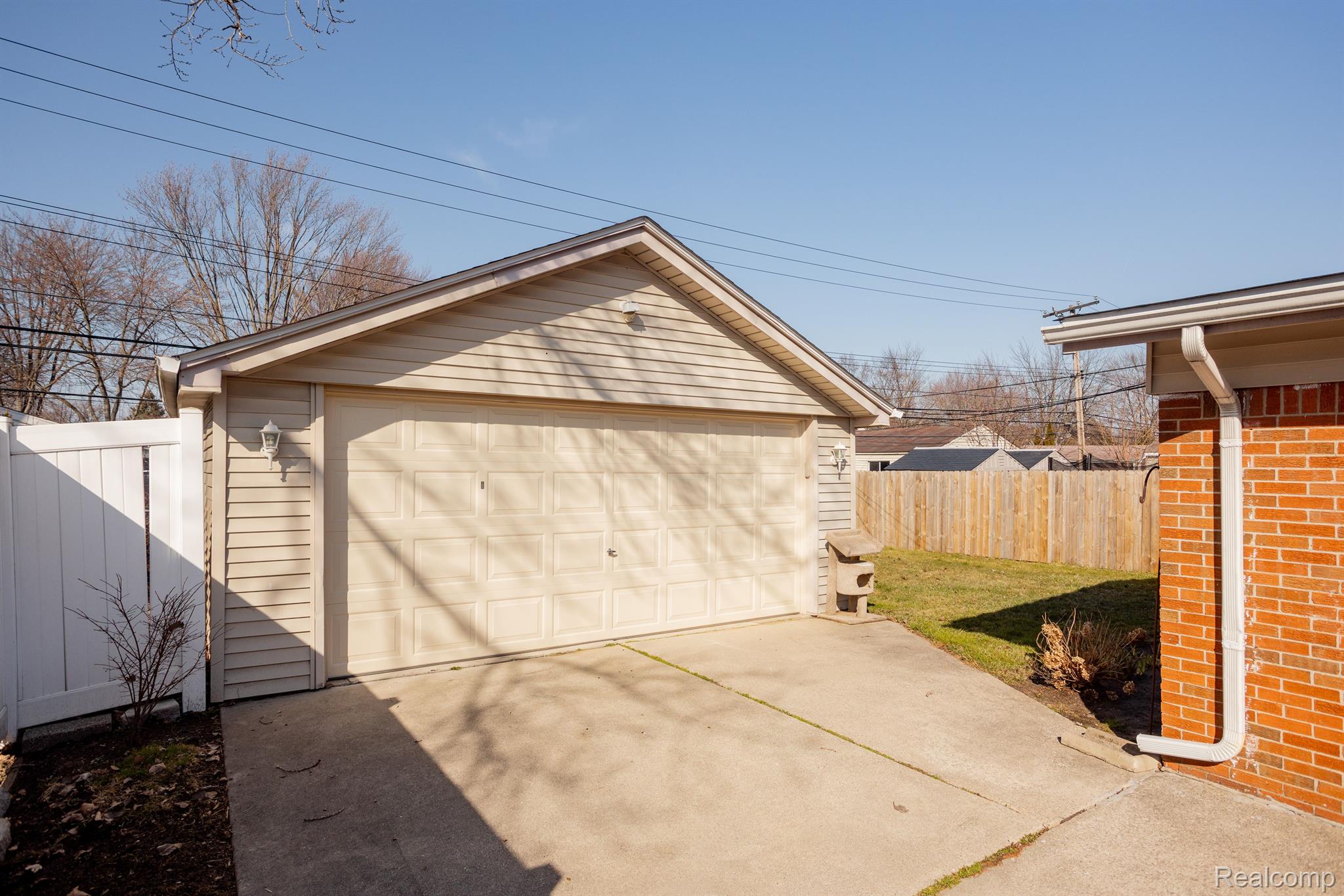 1629 E Dulong Ave N Property Photo 39