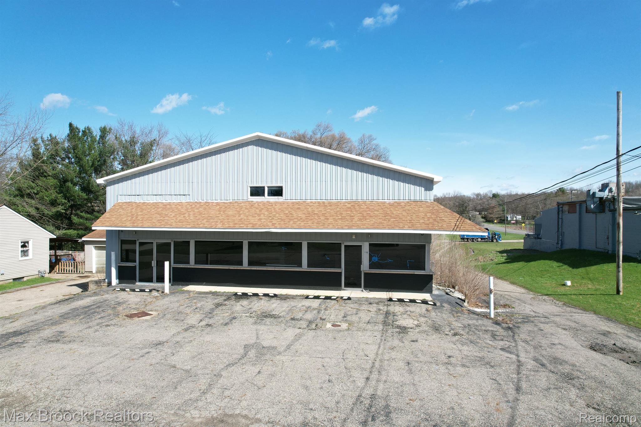 110 Creekview Dr Property Photo 1