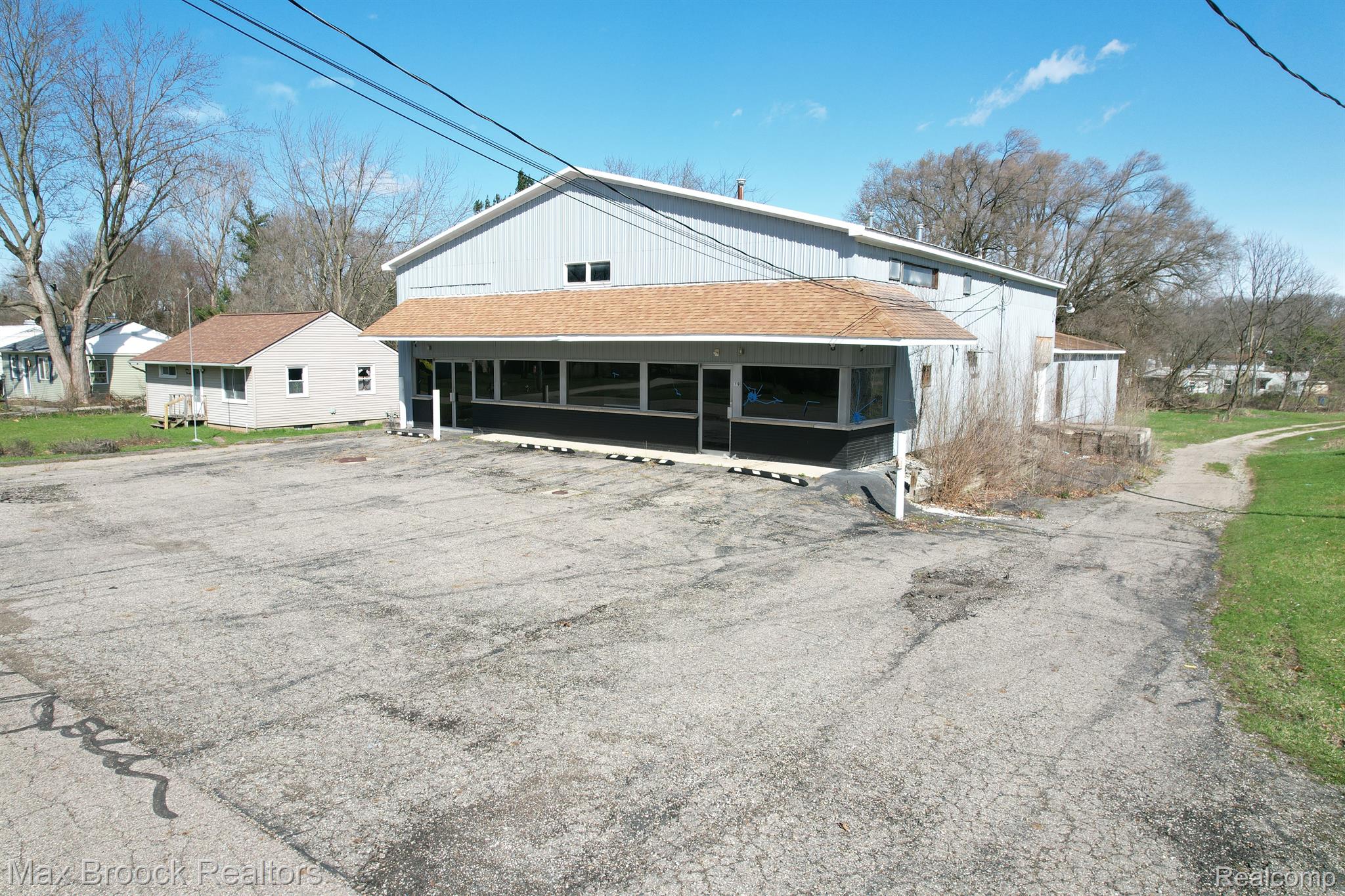 110 Creekview Dr Property Photo 4