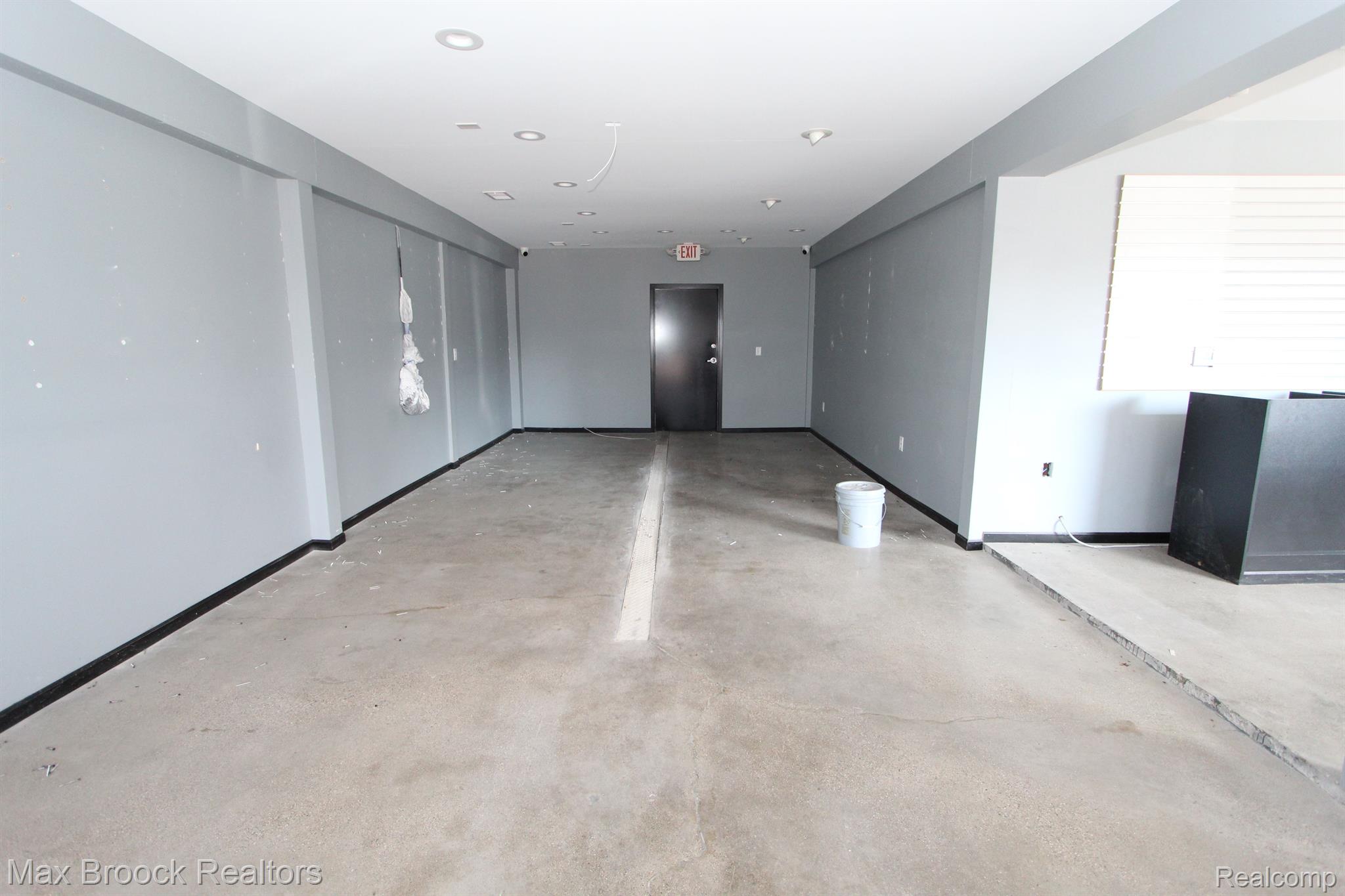 110 Creekview Dr Property Photo 10