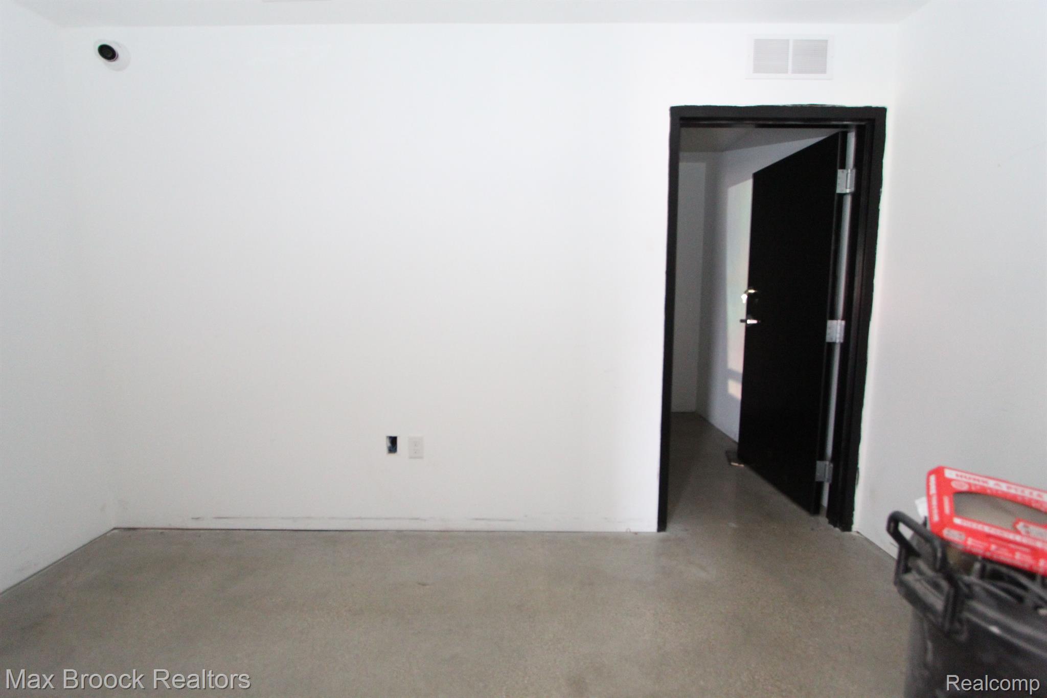 110 Creekview Dr Property Photo 12