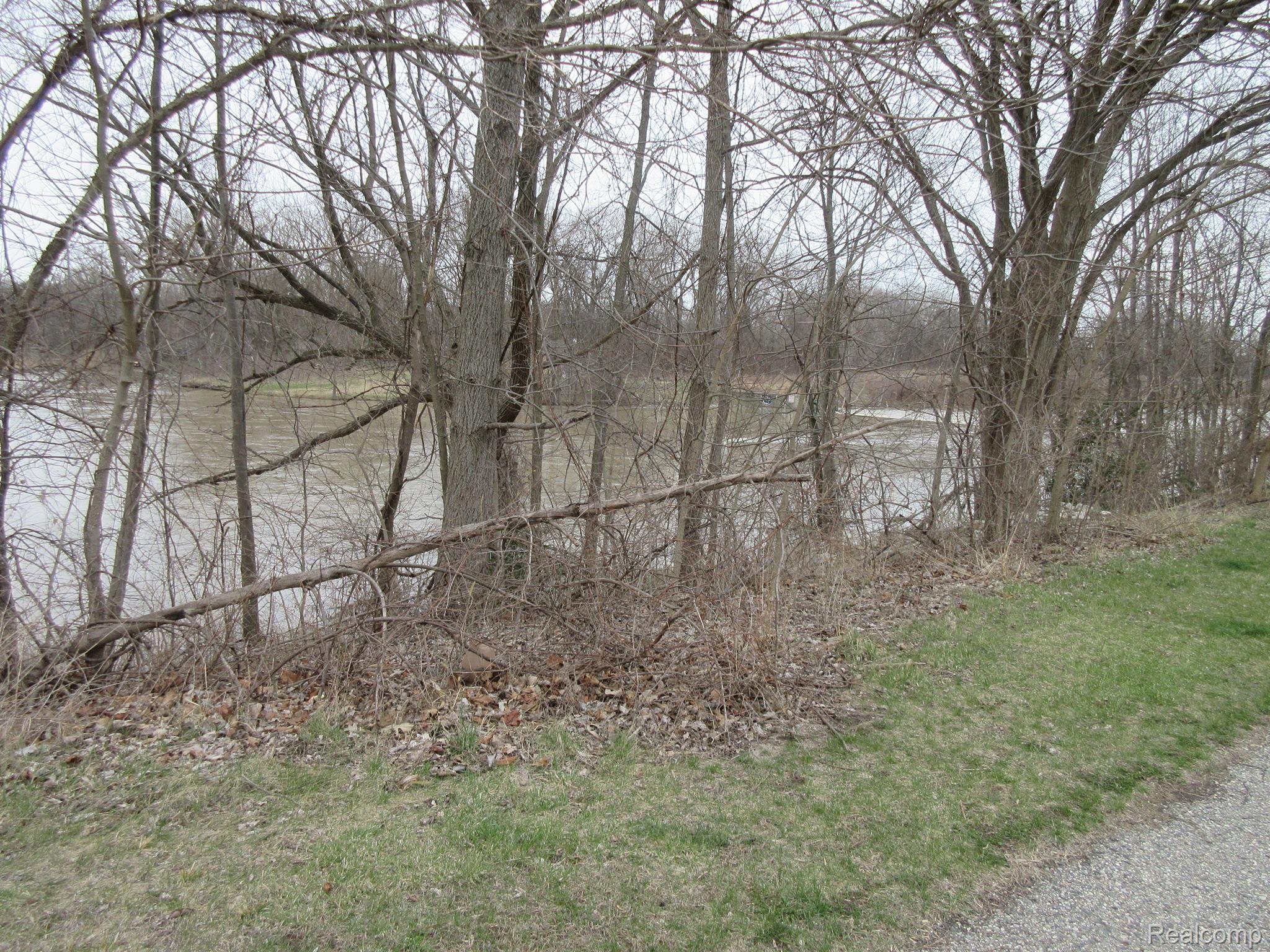 00 Fenton Property Photo 5