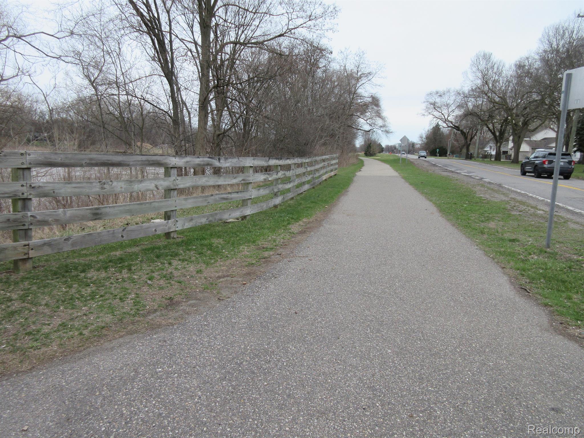 00 Fenton Property Photo 8