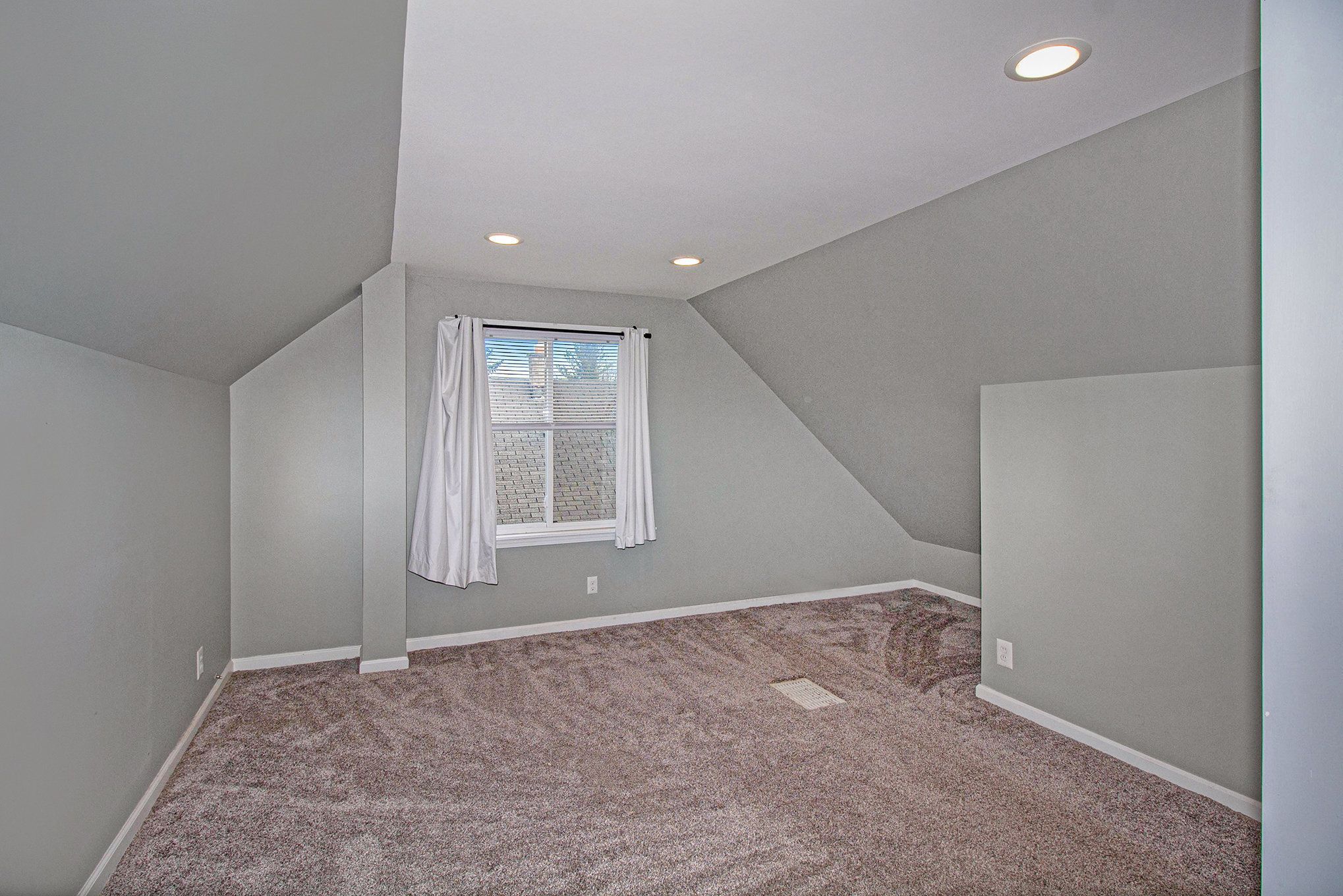 1500 Kenton St Property Photo 13