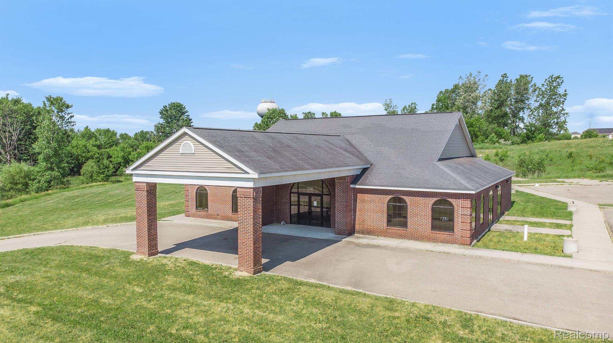 7250 GLEN VIEW LN Property Photo 1