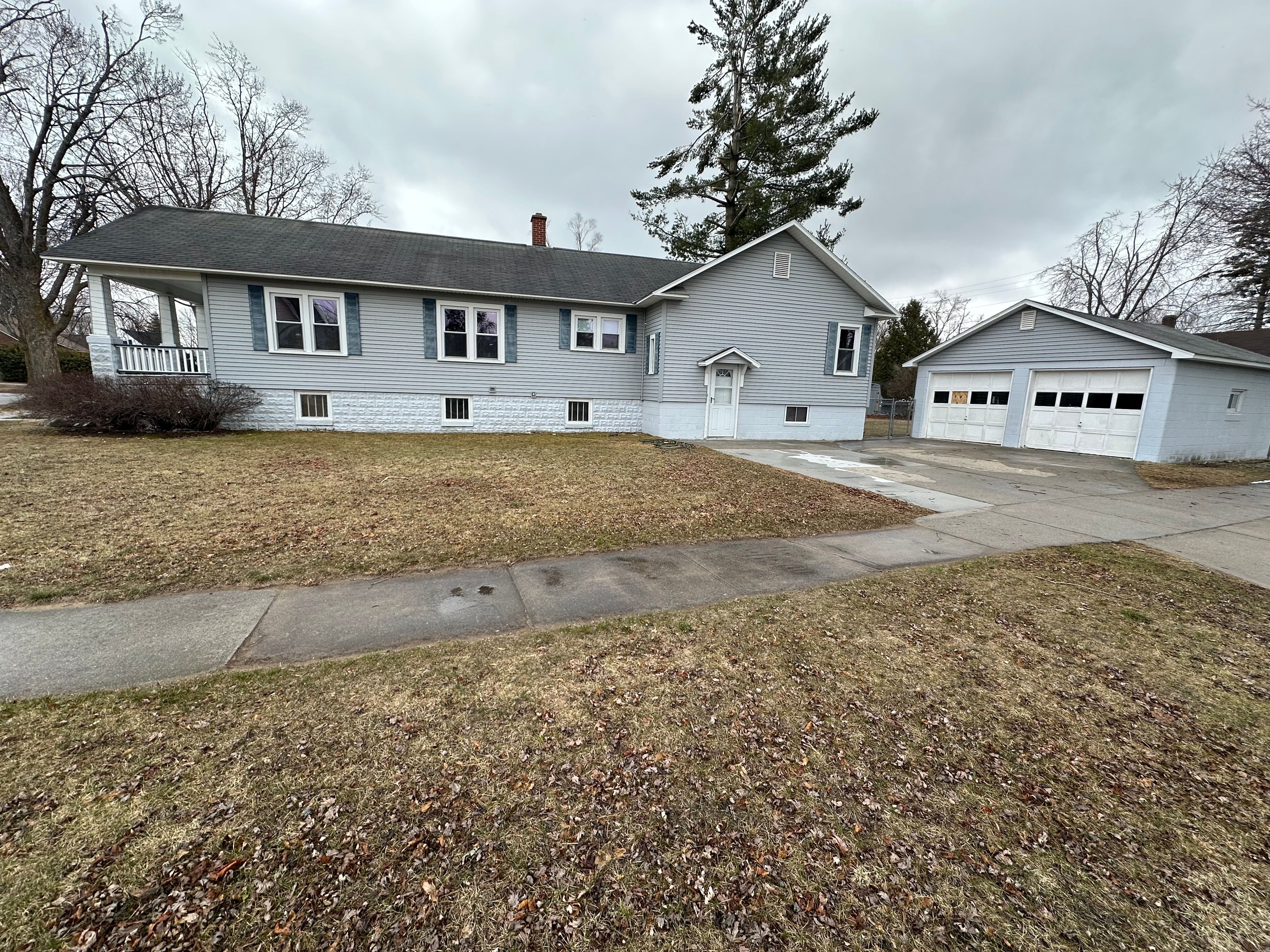 452 W Lincoln St Property Photo
