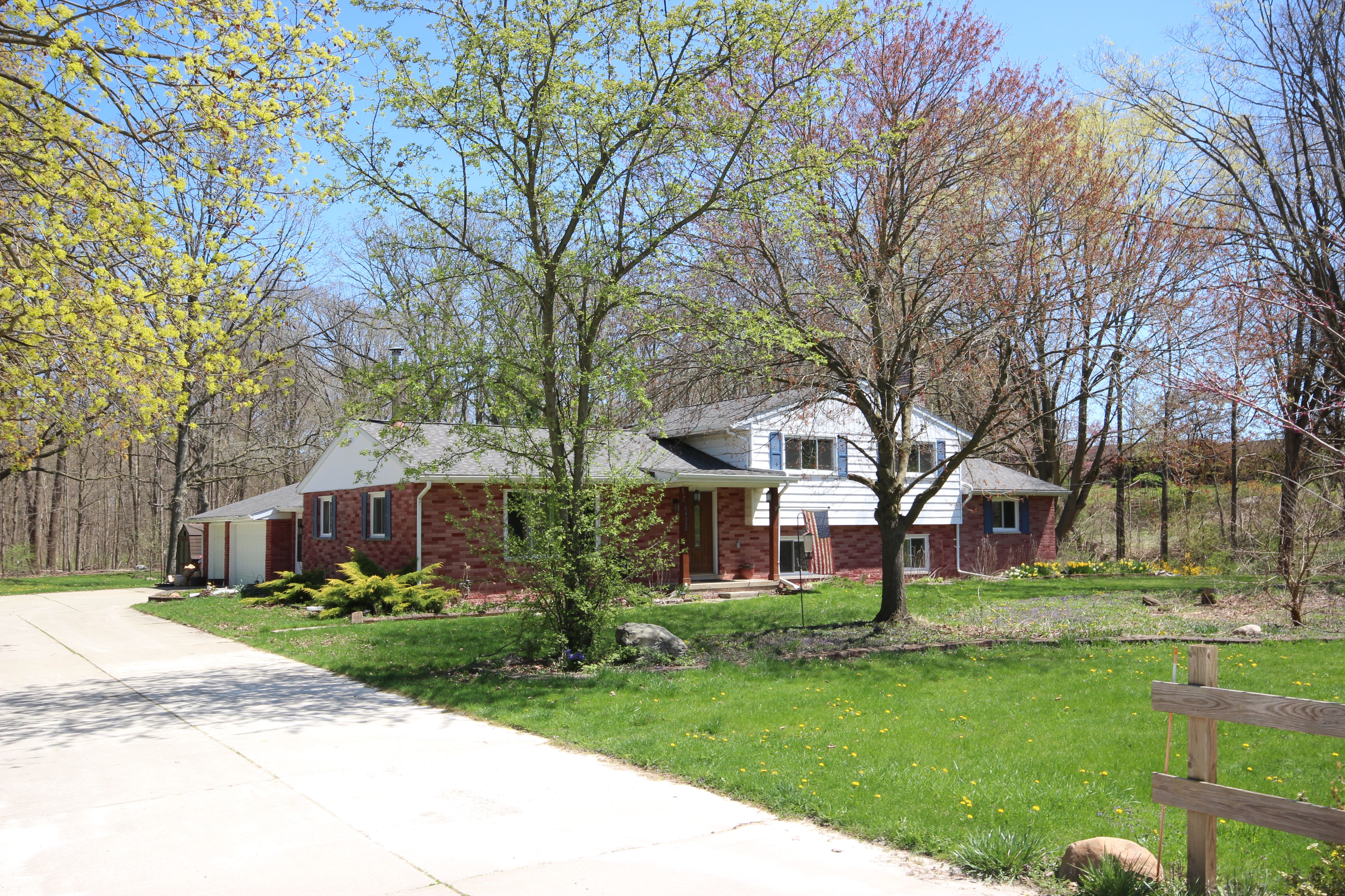 64050 Limerick Ln Property Photo 1