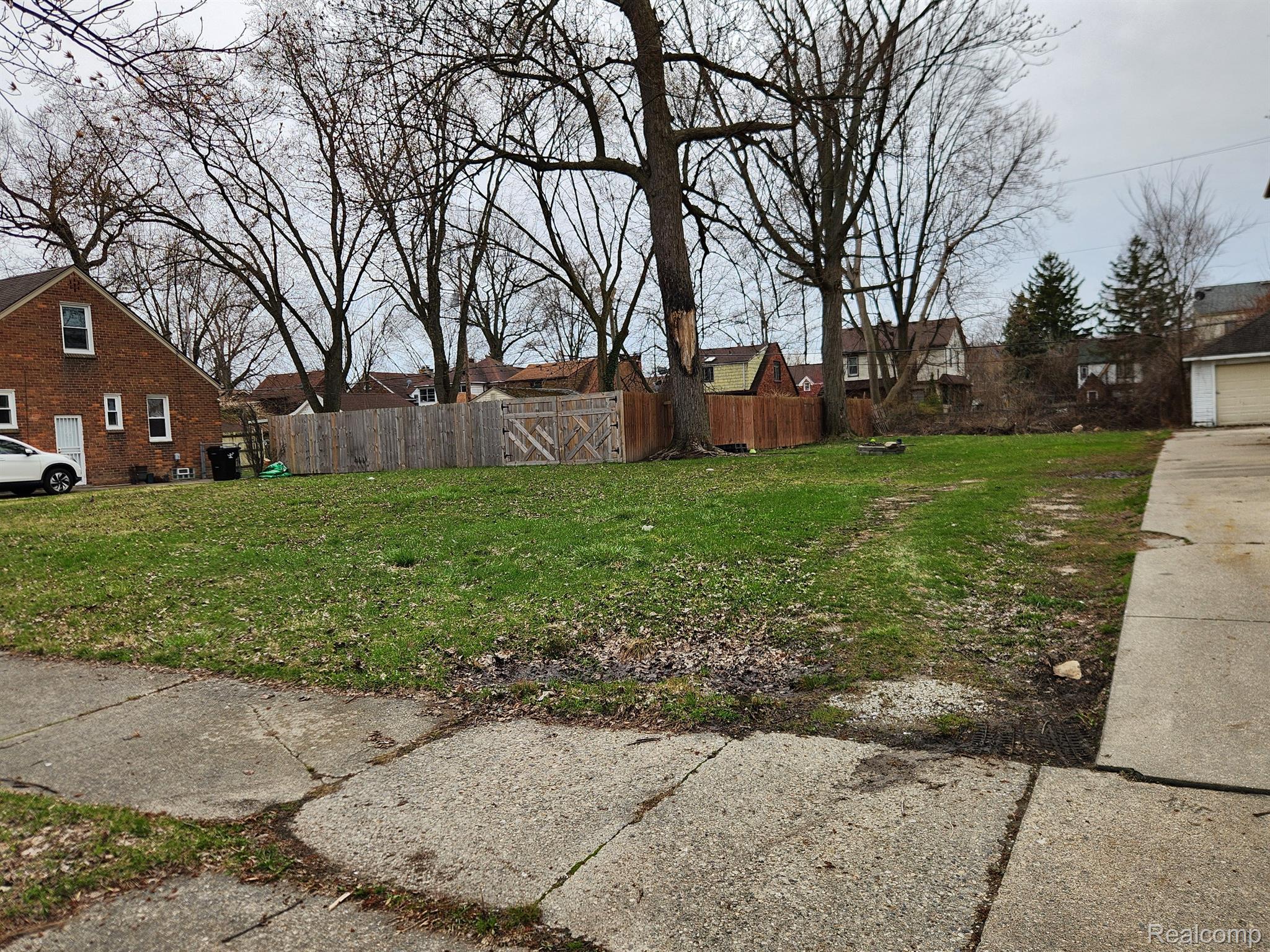6111 Yorkshire Rd Property Photo 2