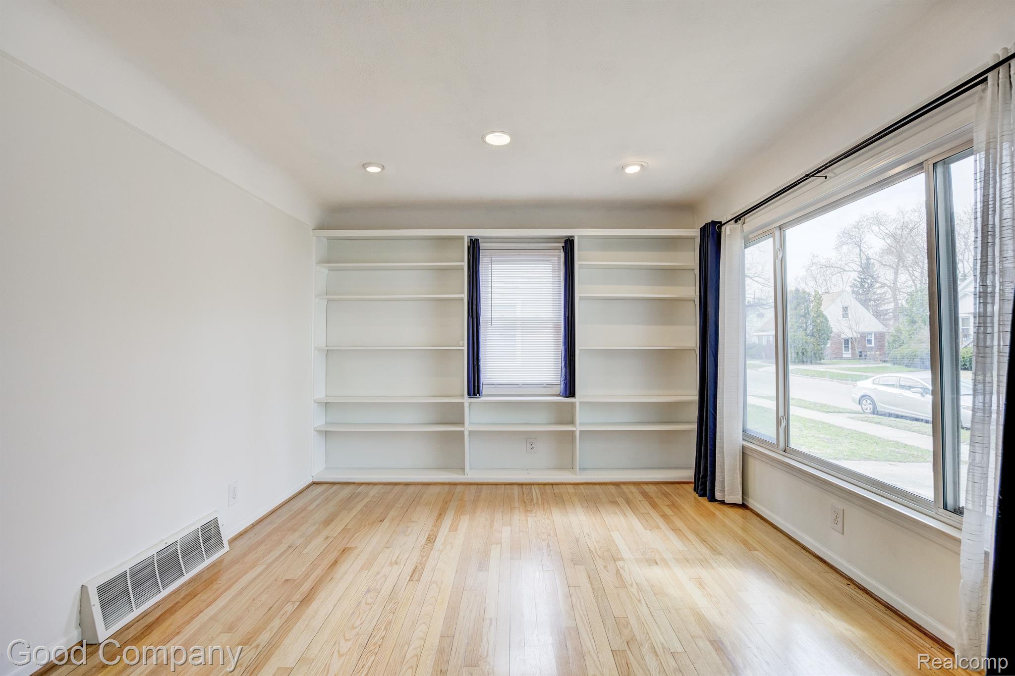 1590 Annabelle St Property Photo 4