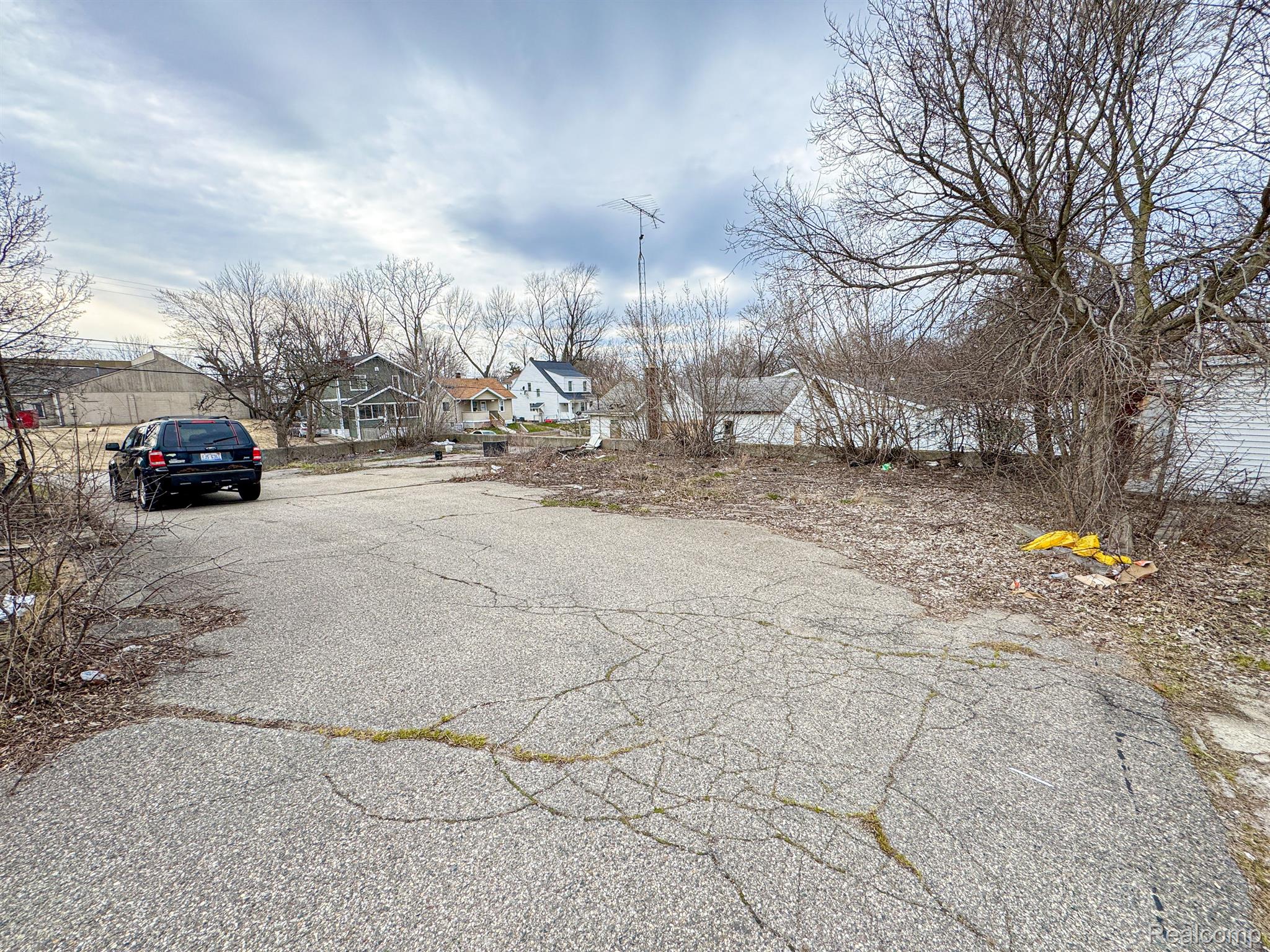 2614 Corunna Rd Property Photo 2