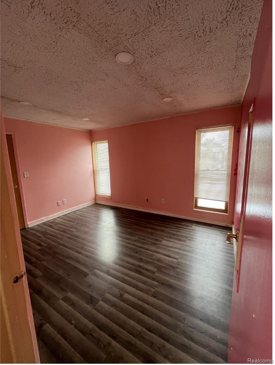 25820 Southfield Road Rd 103 Property Photo 4