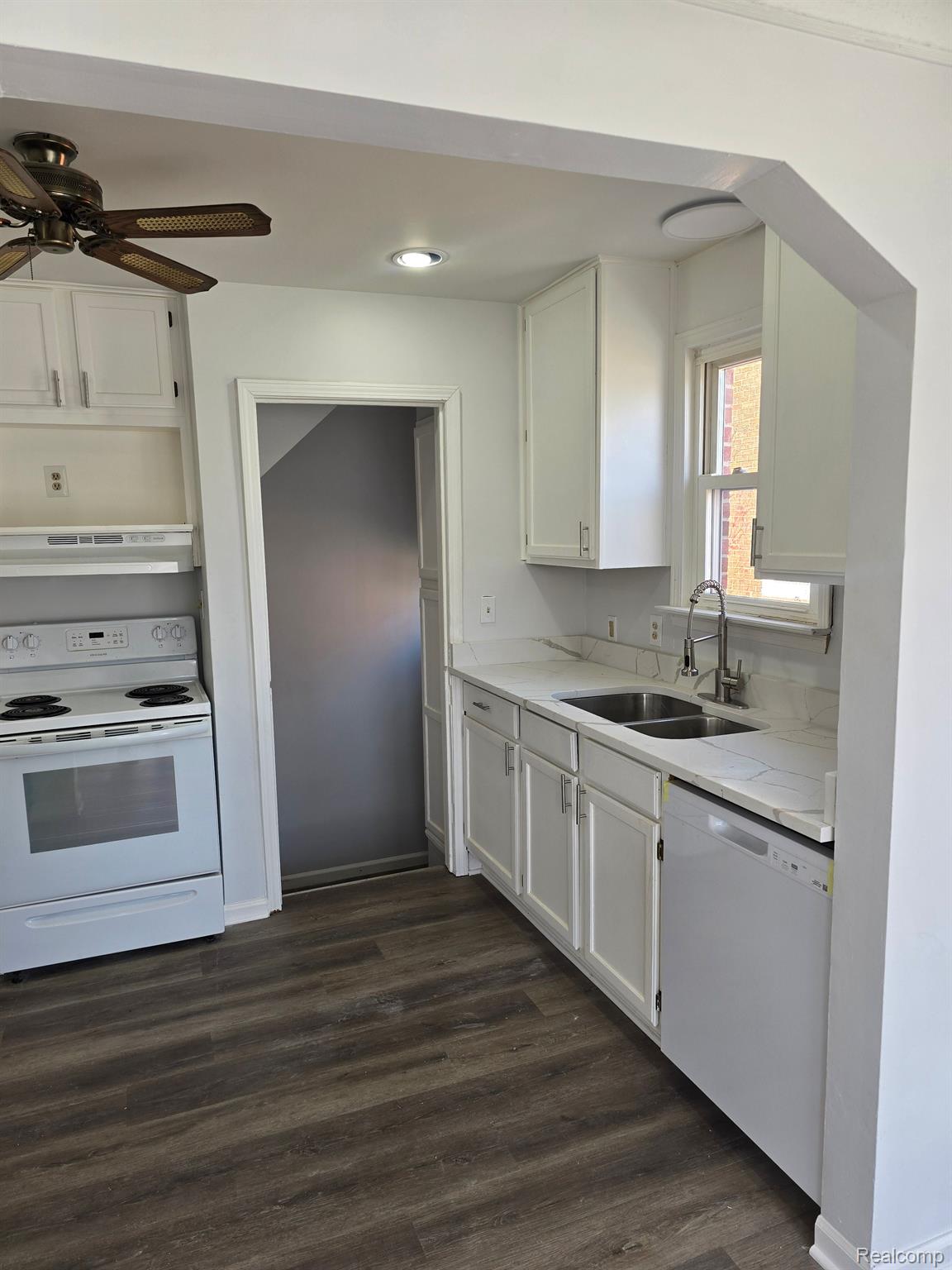 1713 Drexel St Property Photo 3