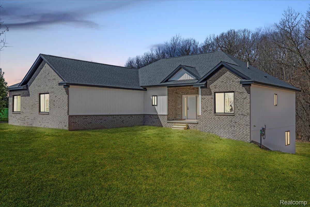 4070 Metamora Ridge Property Photo 1