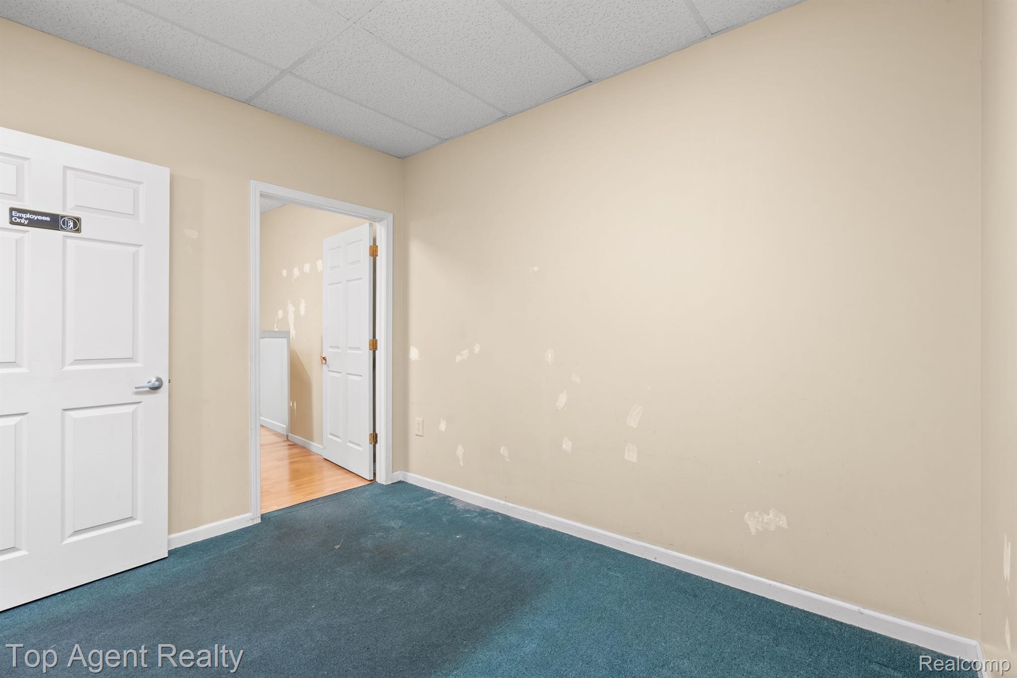 33241 Mound Rd Property Photo 14
