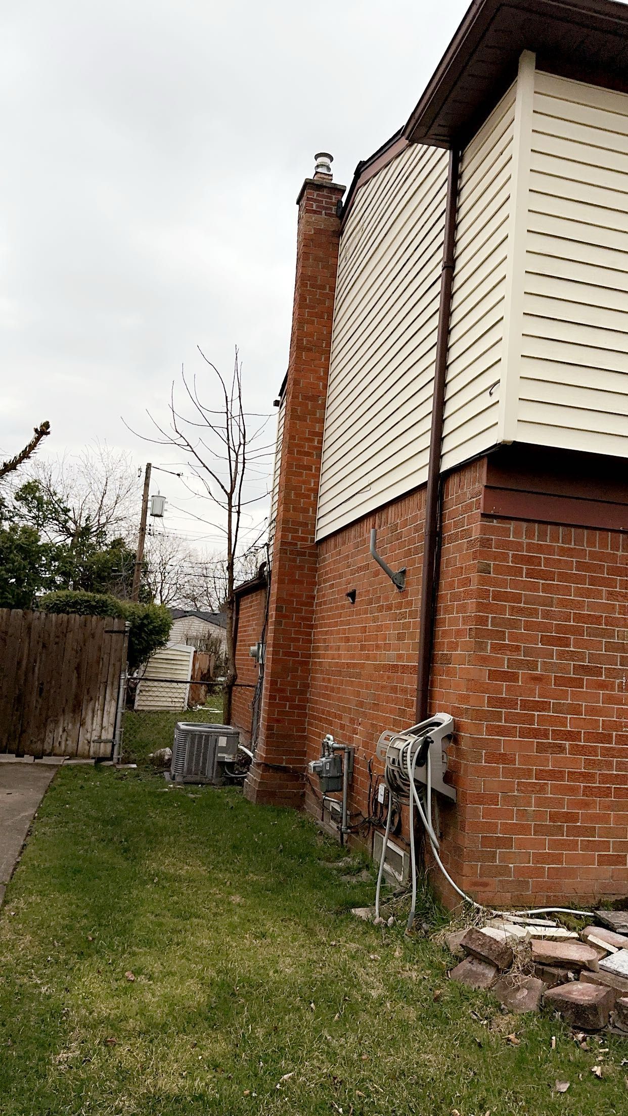8452 Doncaster Dr Property Photo 2