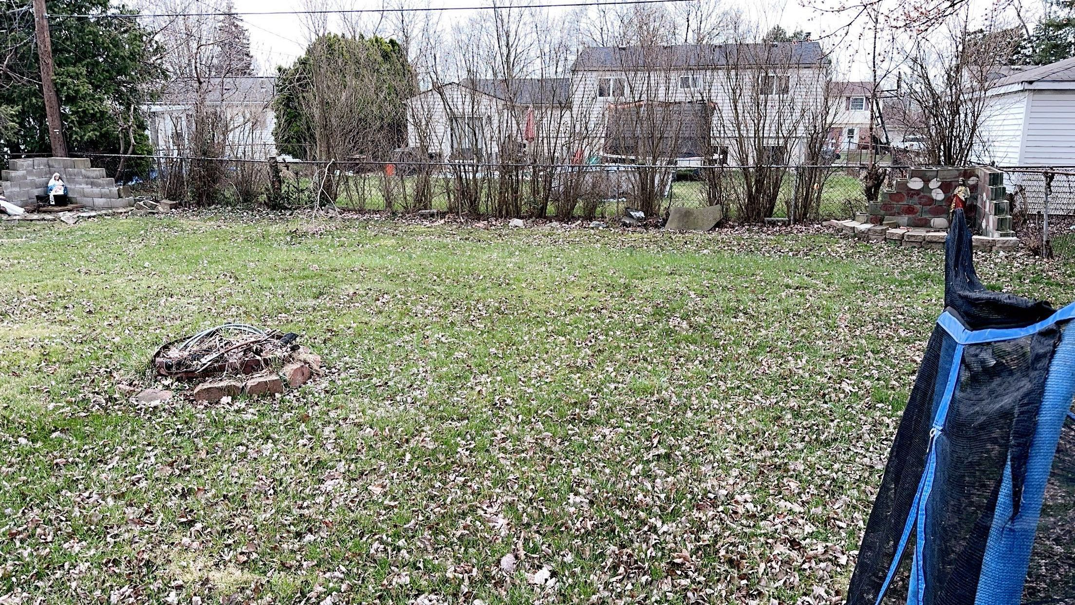 8452 Doncaster Dr Property Photo 3