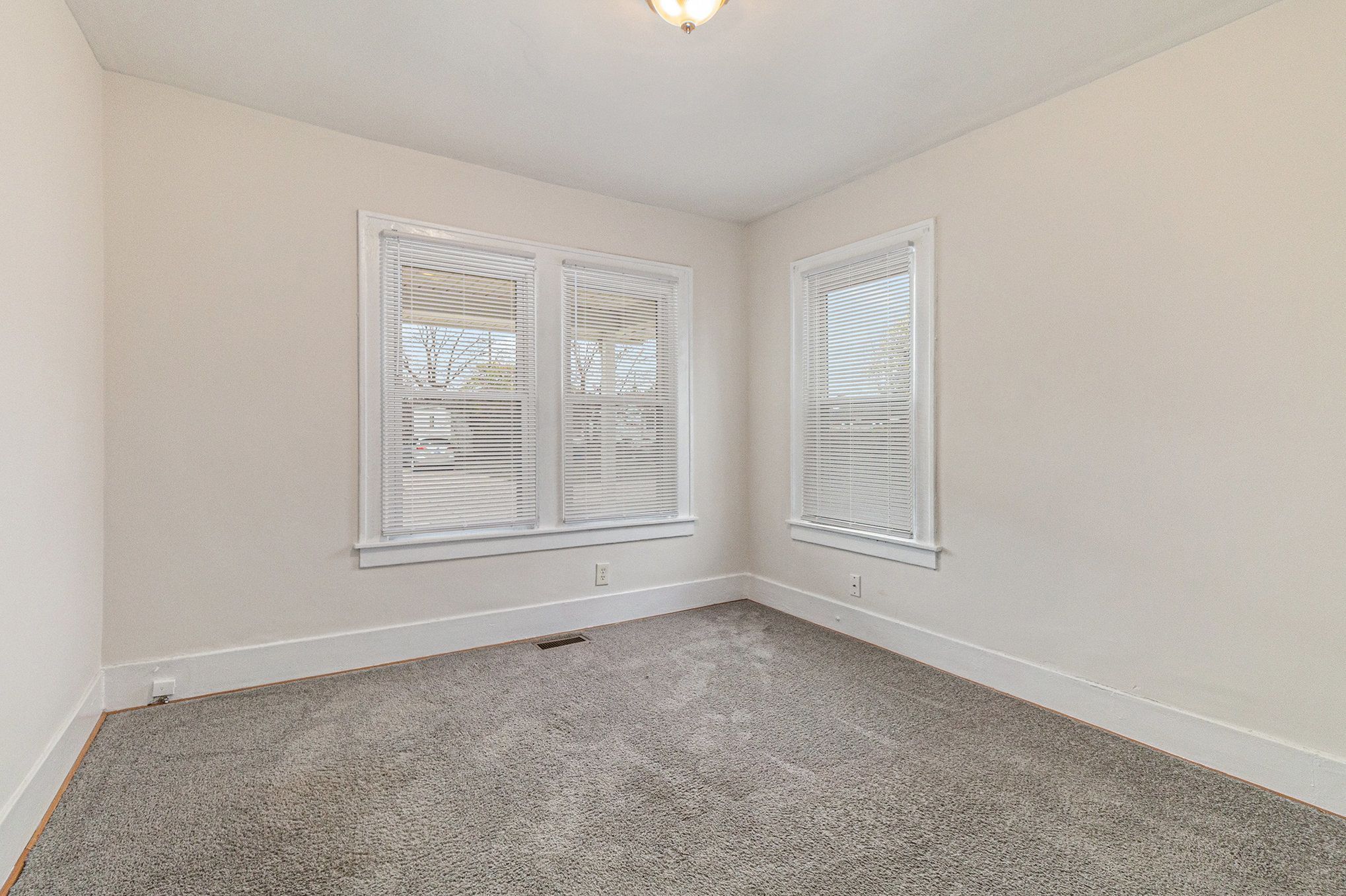 5402 Croissant St Property Photo 15