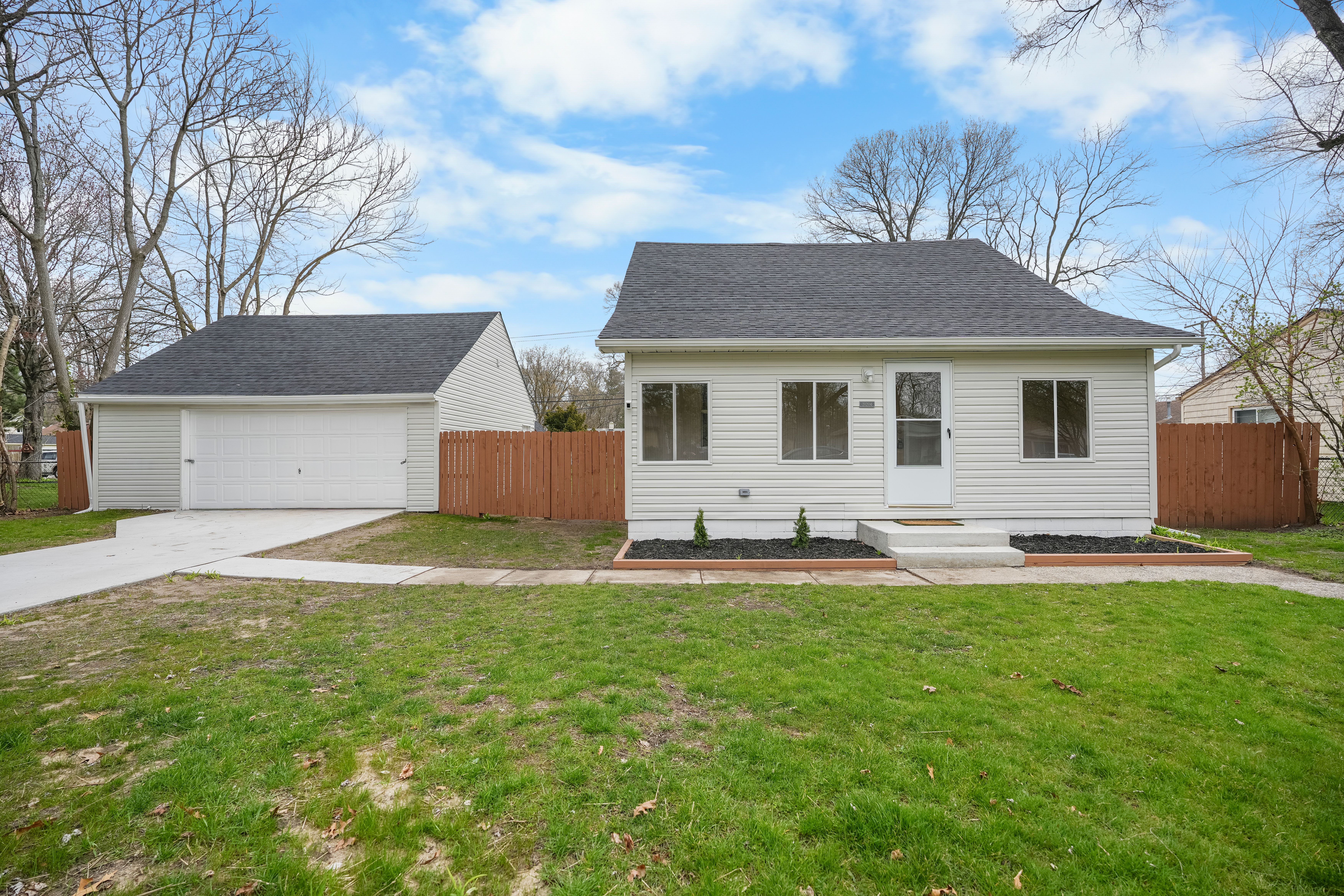 21204 Negaunee St Property Photo 1