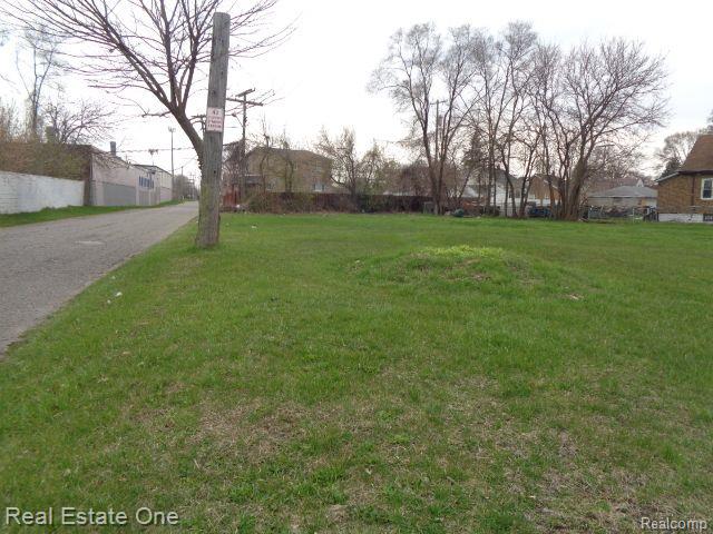5678 Harold St Property Photo 2