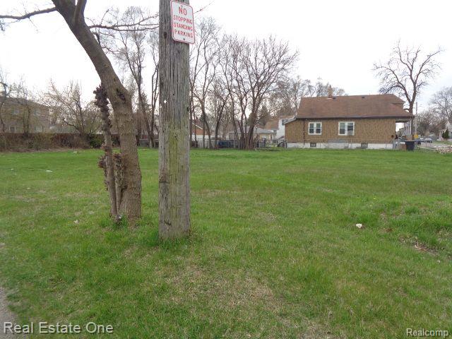 5678 Harold St Property Photo 3