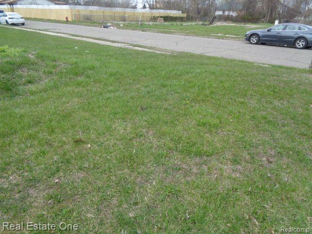 5678 Harold St Property Photo 4