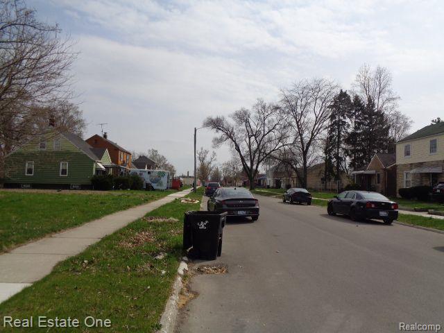 12940 Dwyer St Property Photo 6