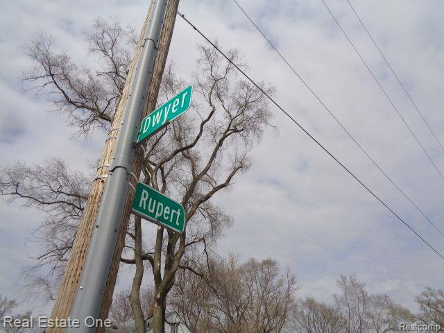 12940 Dwyer St Property Photo 8
