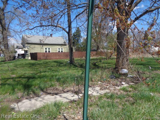 11808 Saint Louis St Property Photo 2