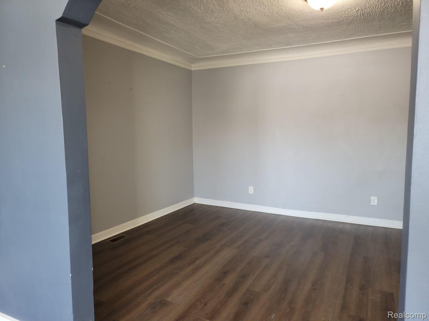 22641 Van Dyke Ave Property Photo 4