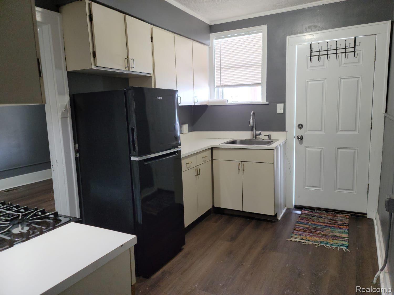 22641 Van Dyke Ave Property Photo 7