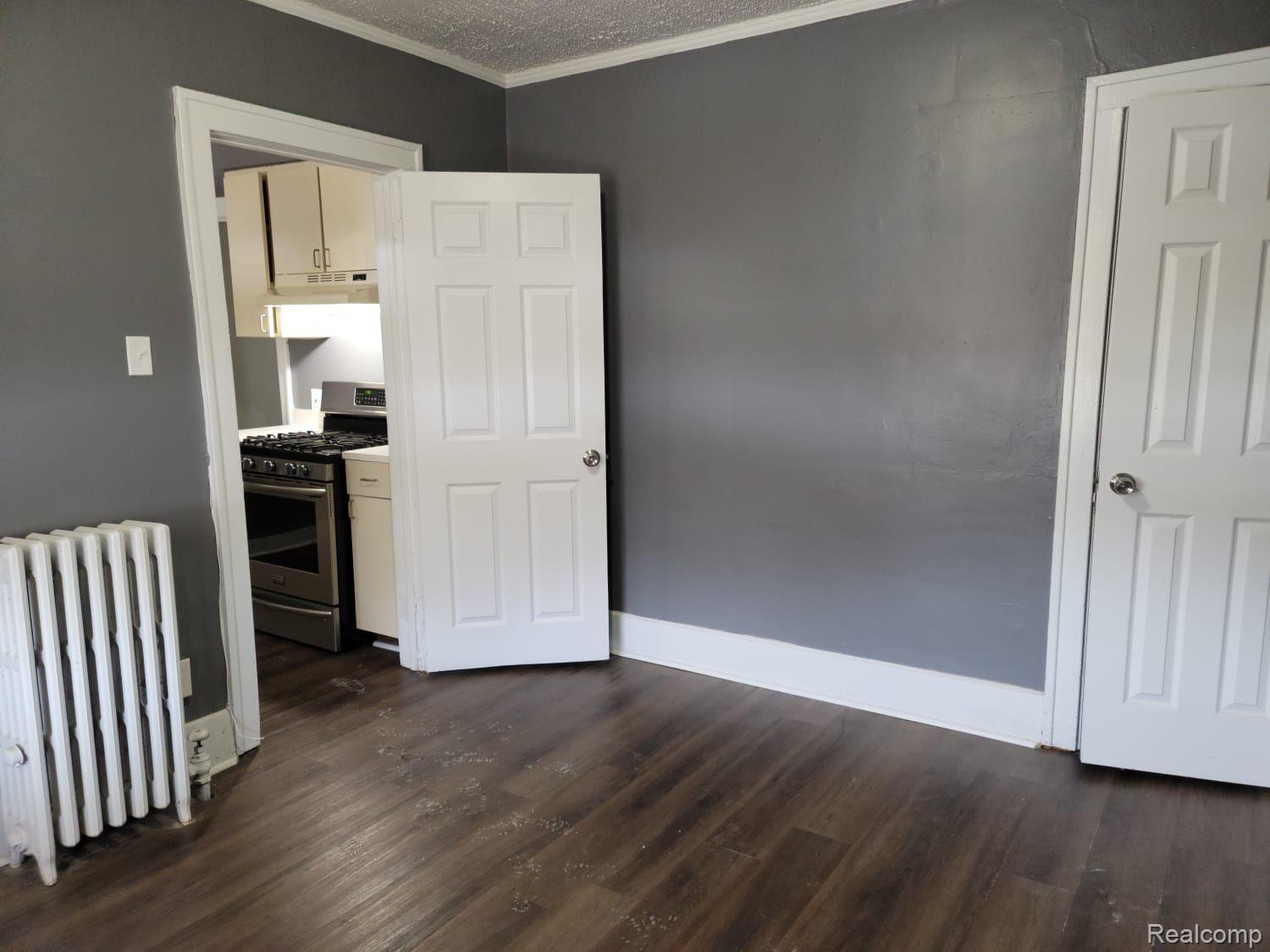 22641 Van Dyke Ave Property Photo 10