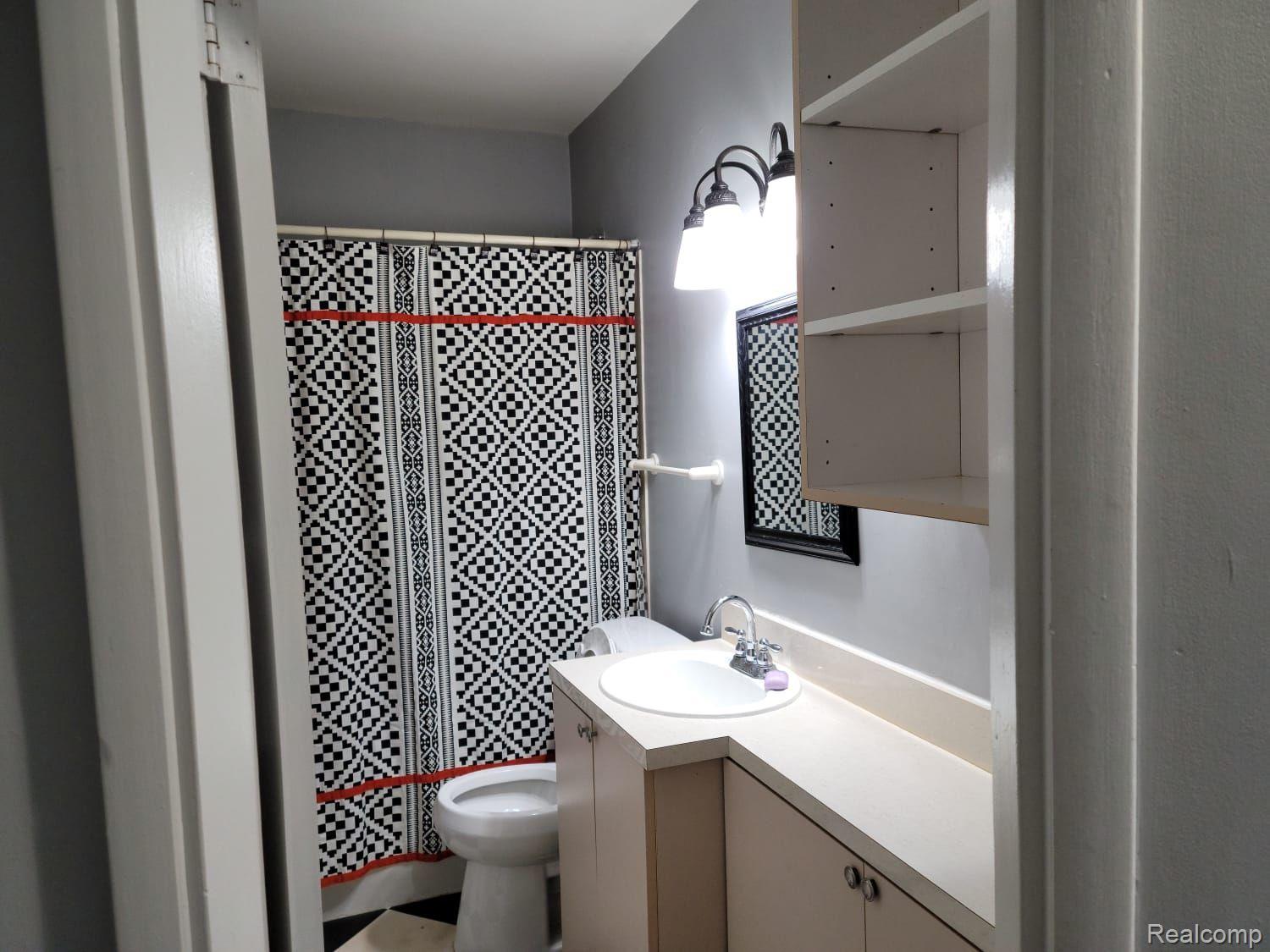 22641 Van Dyke Ave Property Photo 13