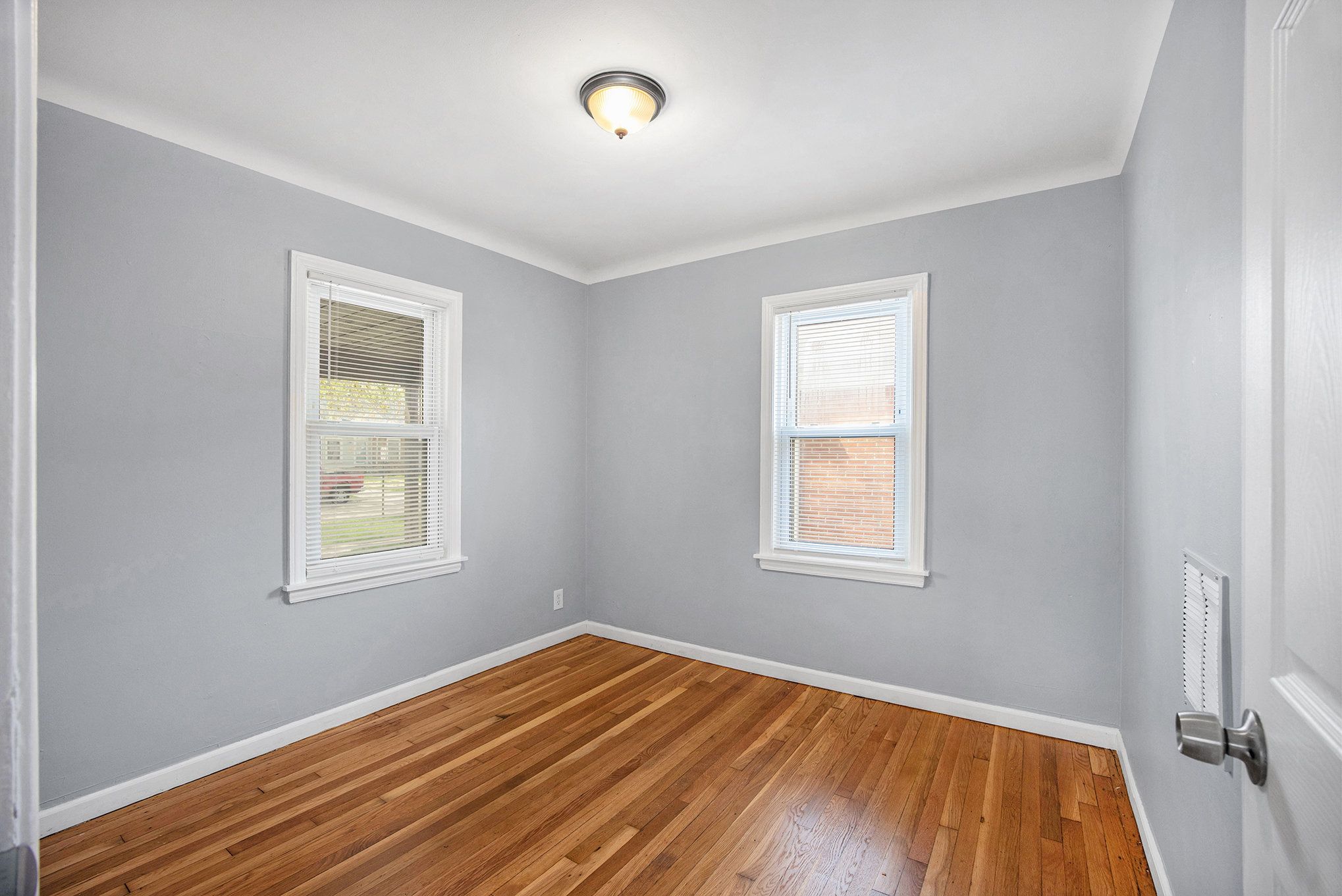 1082 Ford Blvd Property Photo 7