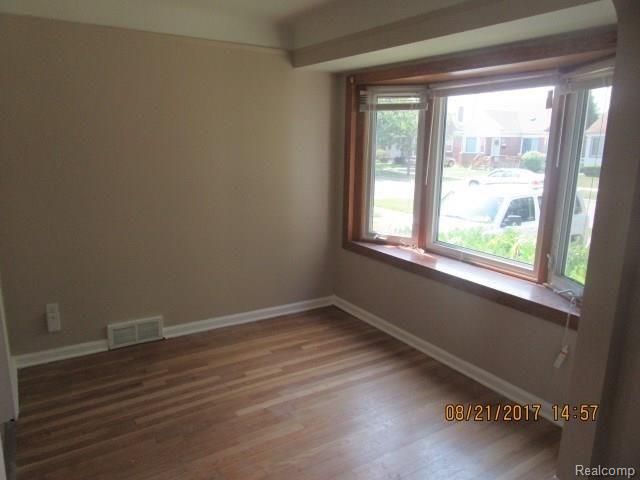 9934 Appleton Ave Property Photo 5