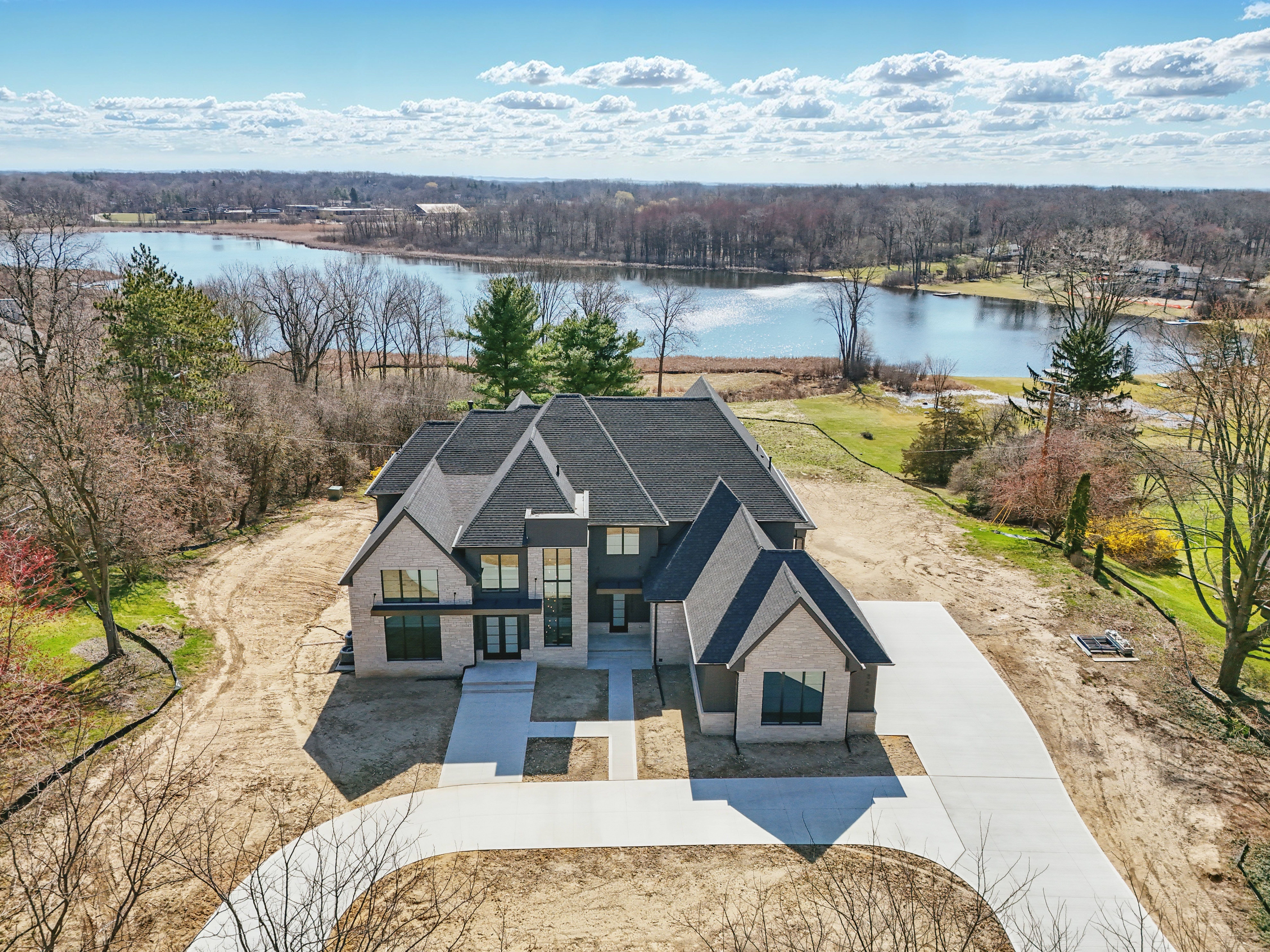 3281 Chickering Ln Property Photo 1