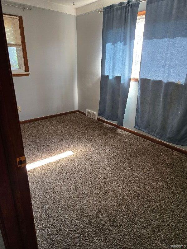 19000 Rosetta Ave Property Photo 12