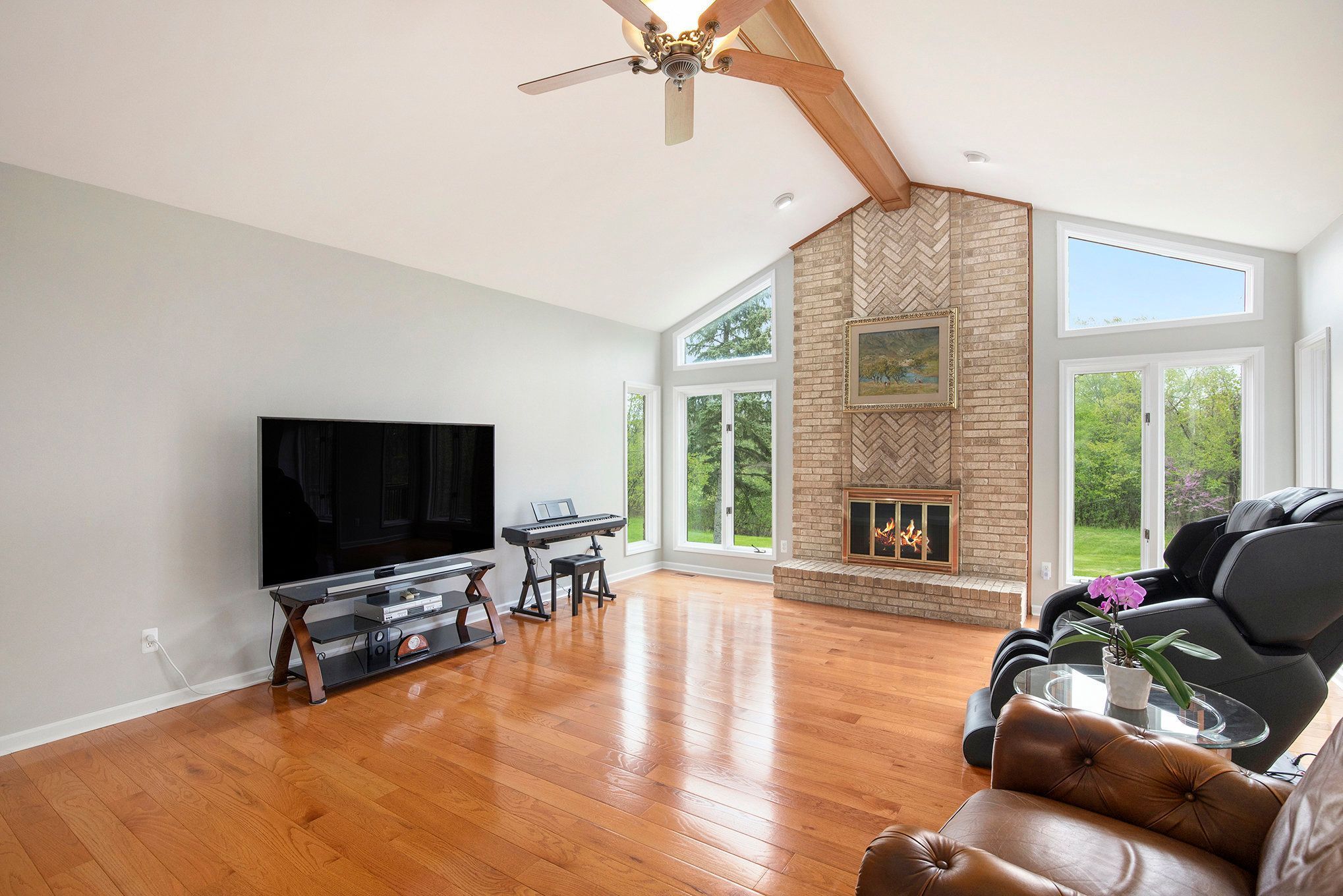 1204 Bradbury Dr Property Photo 6