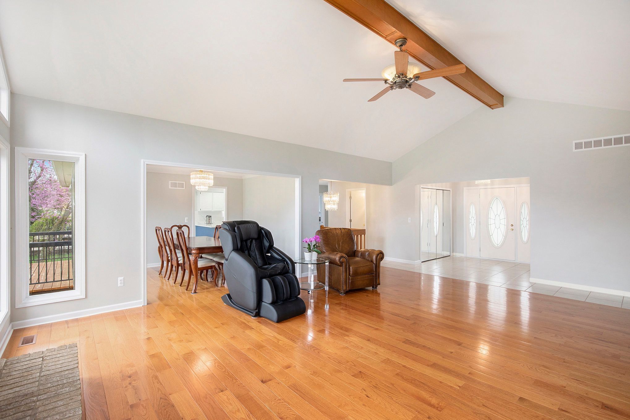 1204 Bradbury Dr Property Photo 8