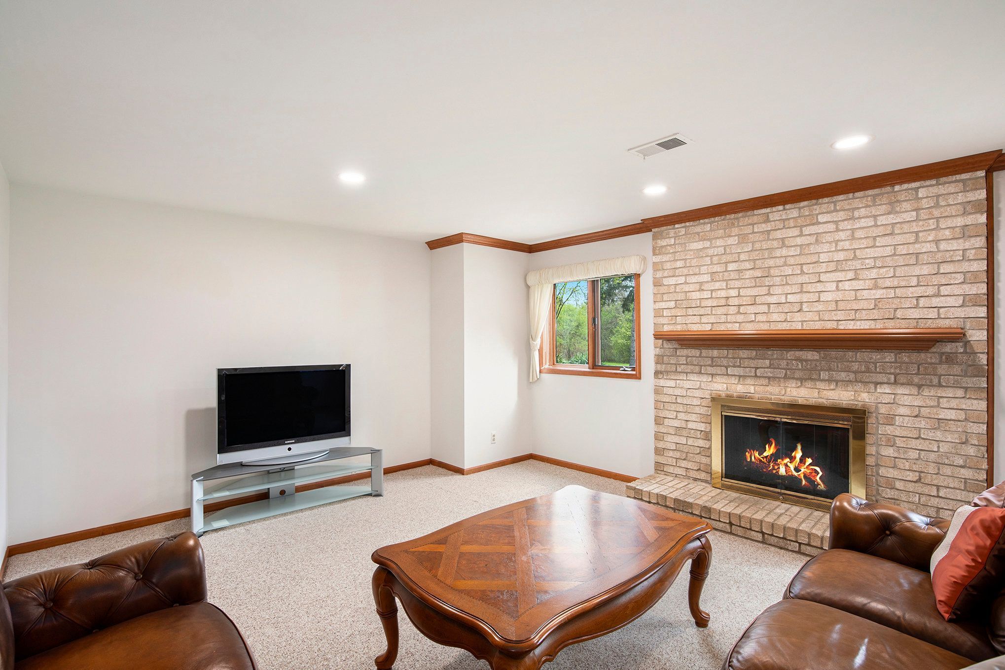 1204 Bradbury Dr Property Photo 33