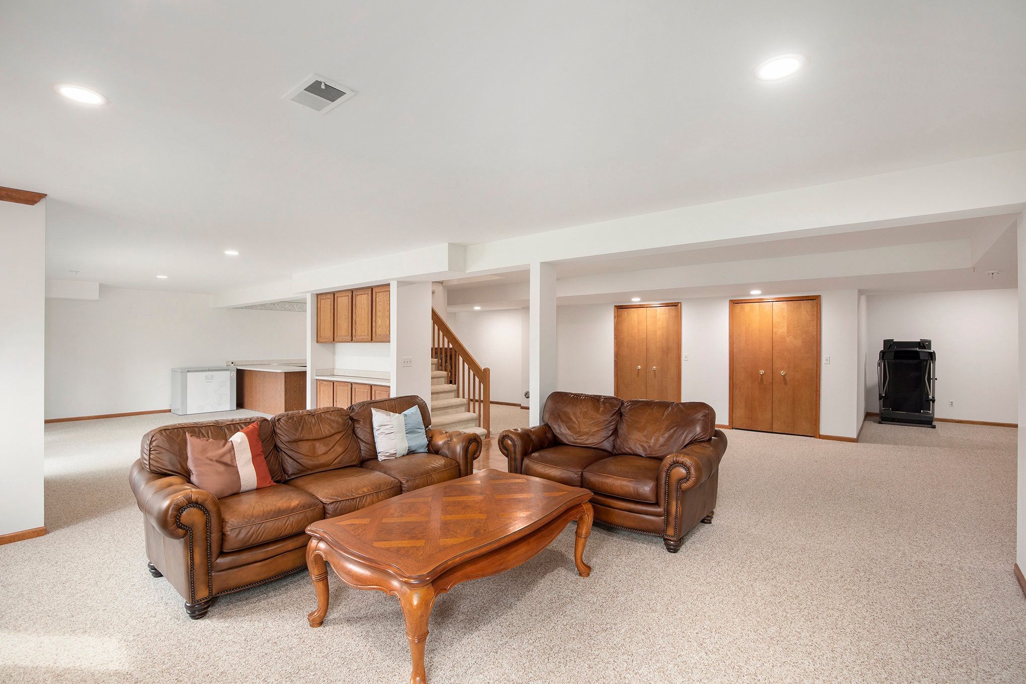 1204 Bradbury Dr Property Photo 35