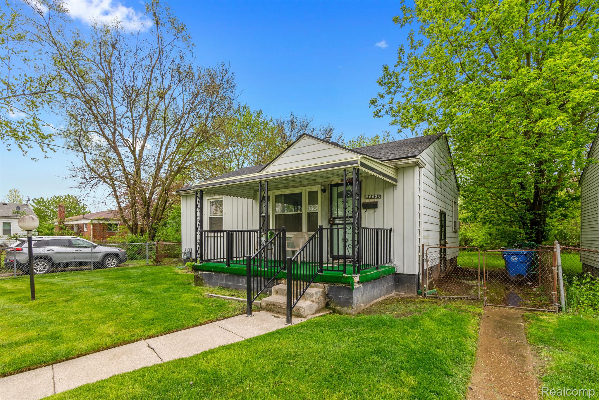 26631 New York St Property Photo 2