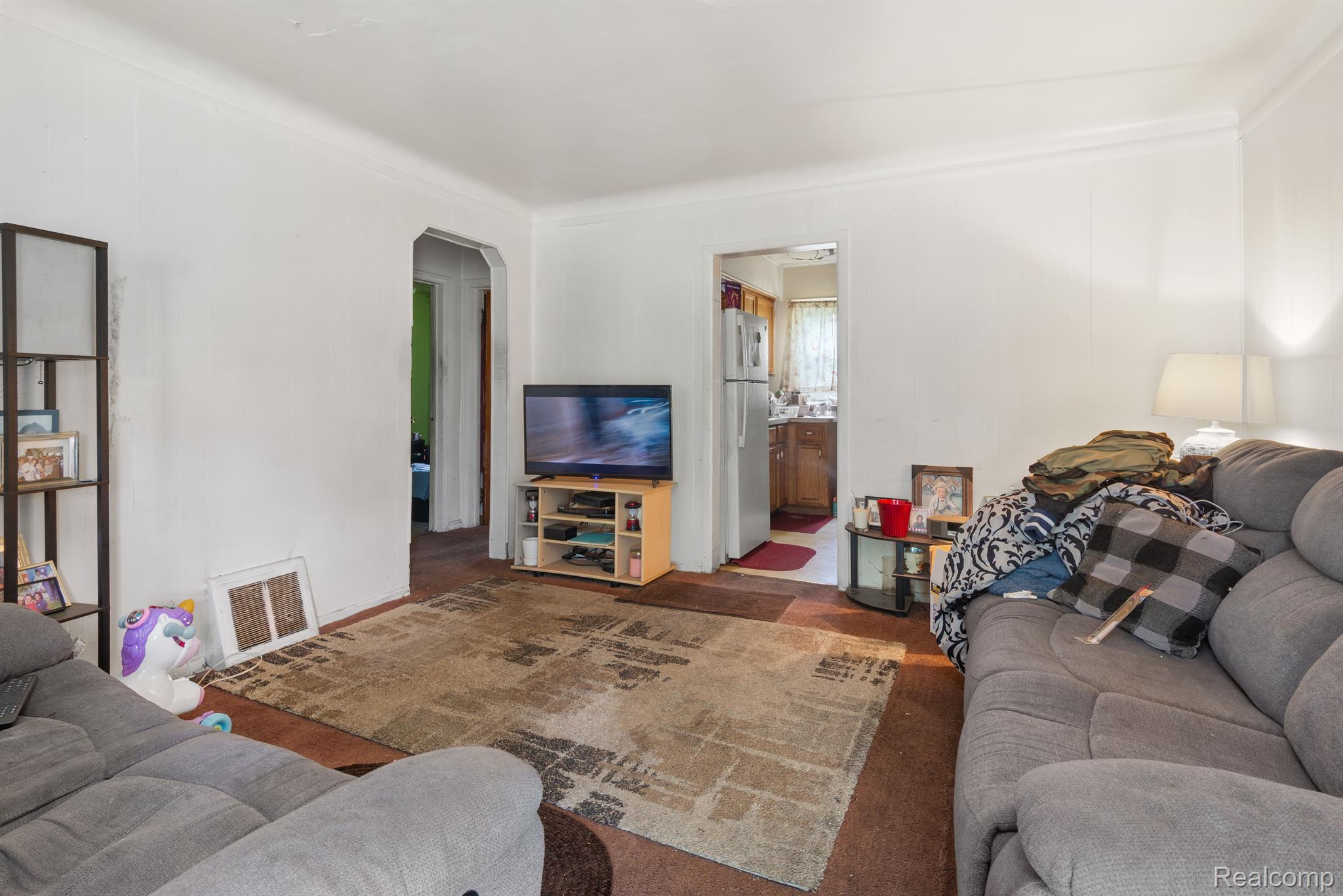 26631 New York St Property Photo 5